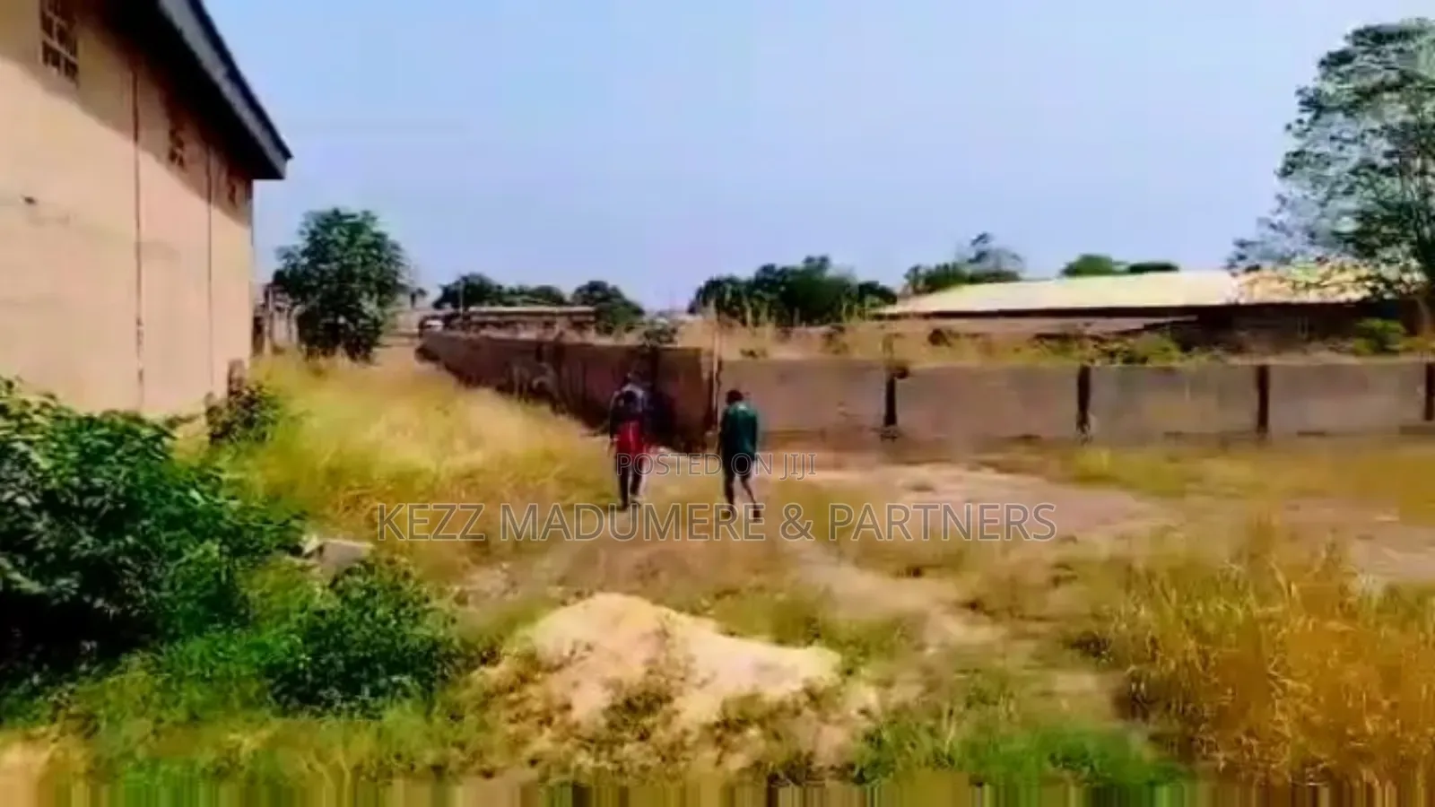 For Sale : 1000 Sqmts Warehouse On 6000 Sqmts Off Airport Rd, Enugu