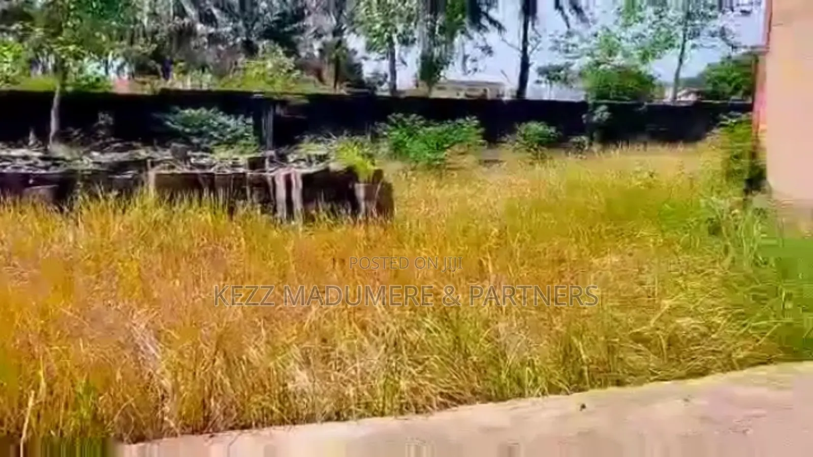 For Sale : 1000 Sqmts Warehouse On 6000 Sqmts Off Airport Rd, Enugu