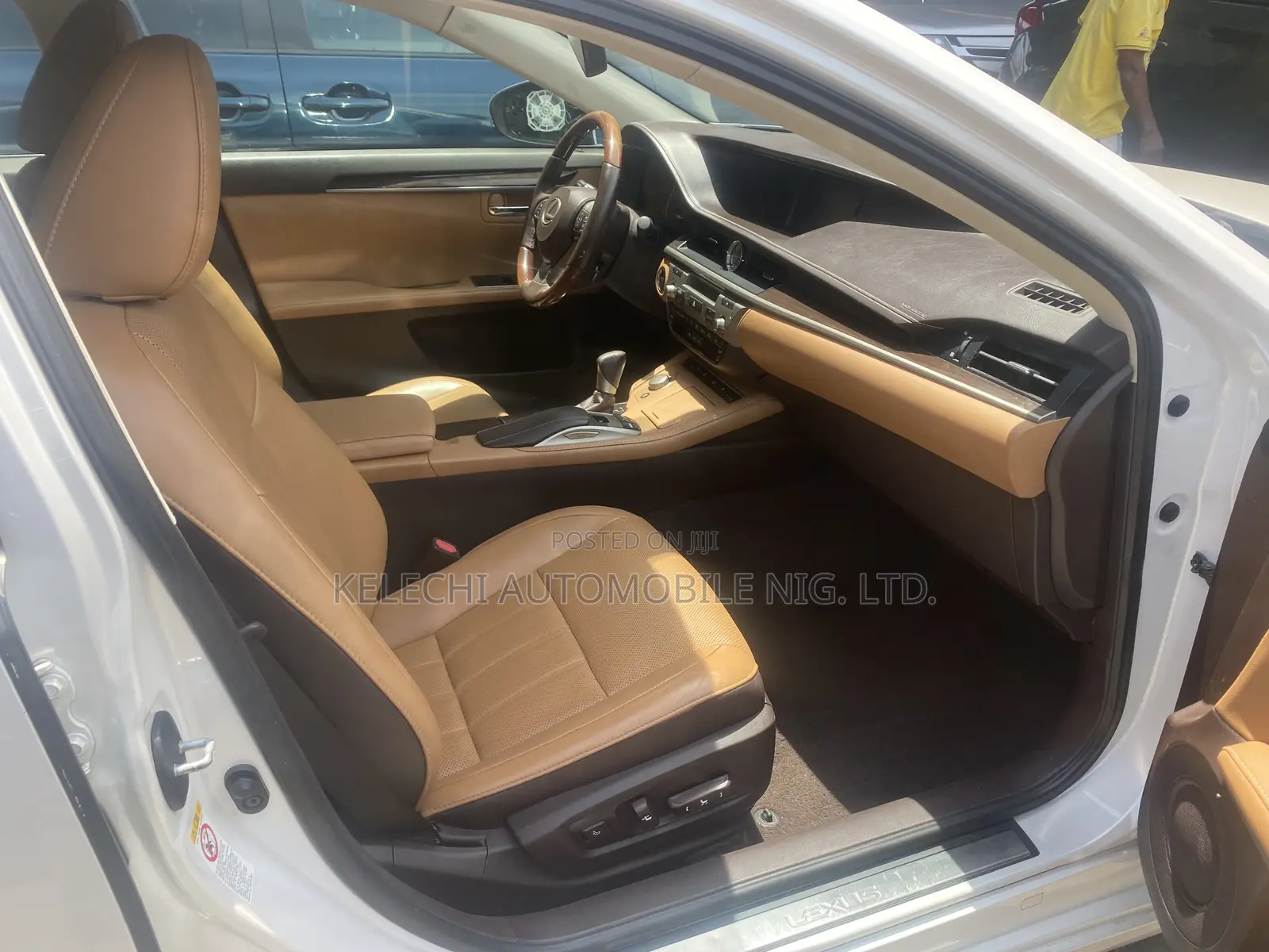 Lexus ES 350 FWD 2016 White