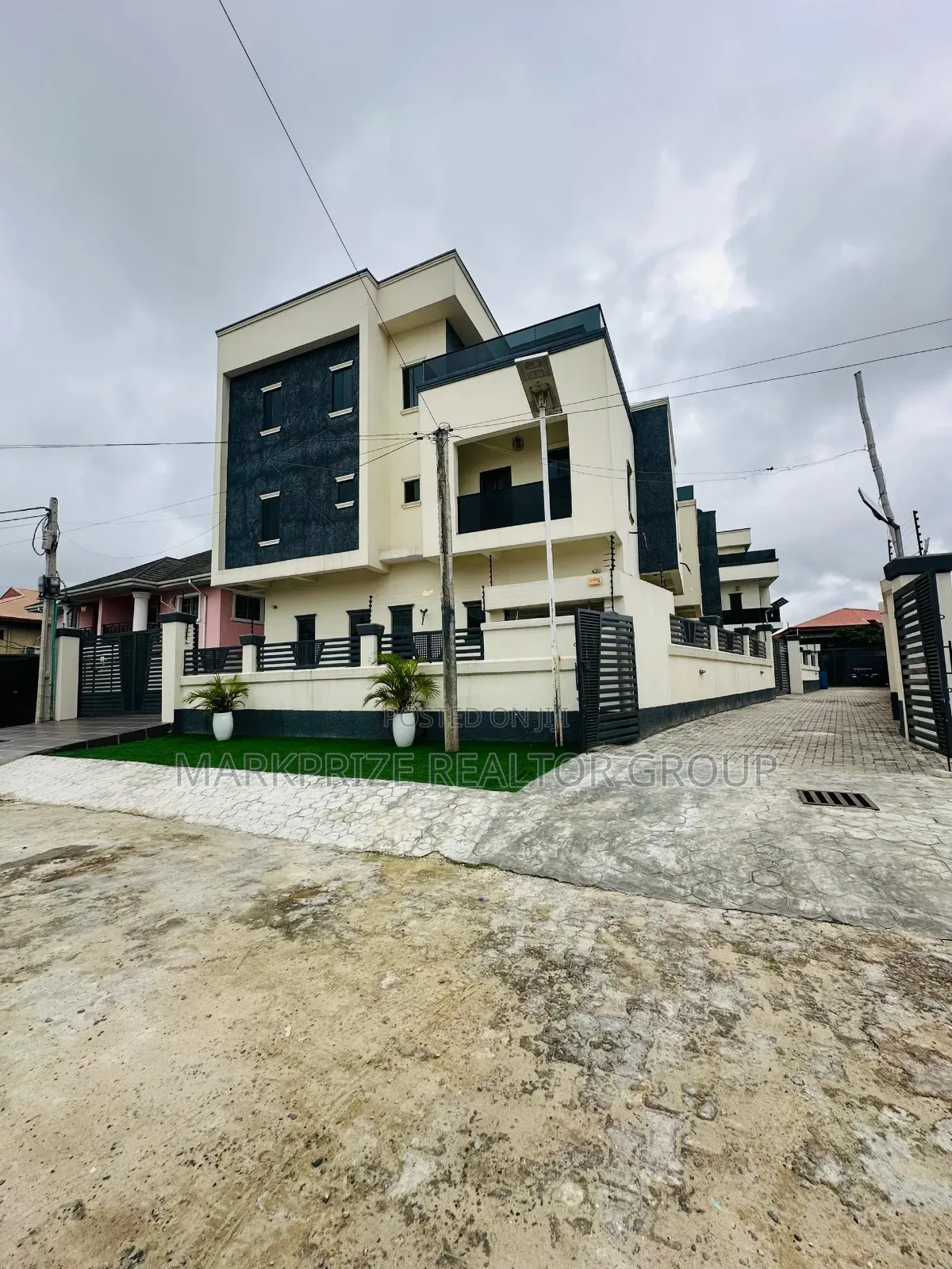 4bdrm Duplex in Amuwo Odofin for sale