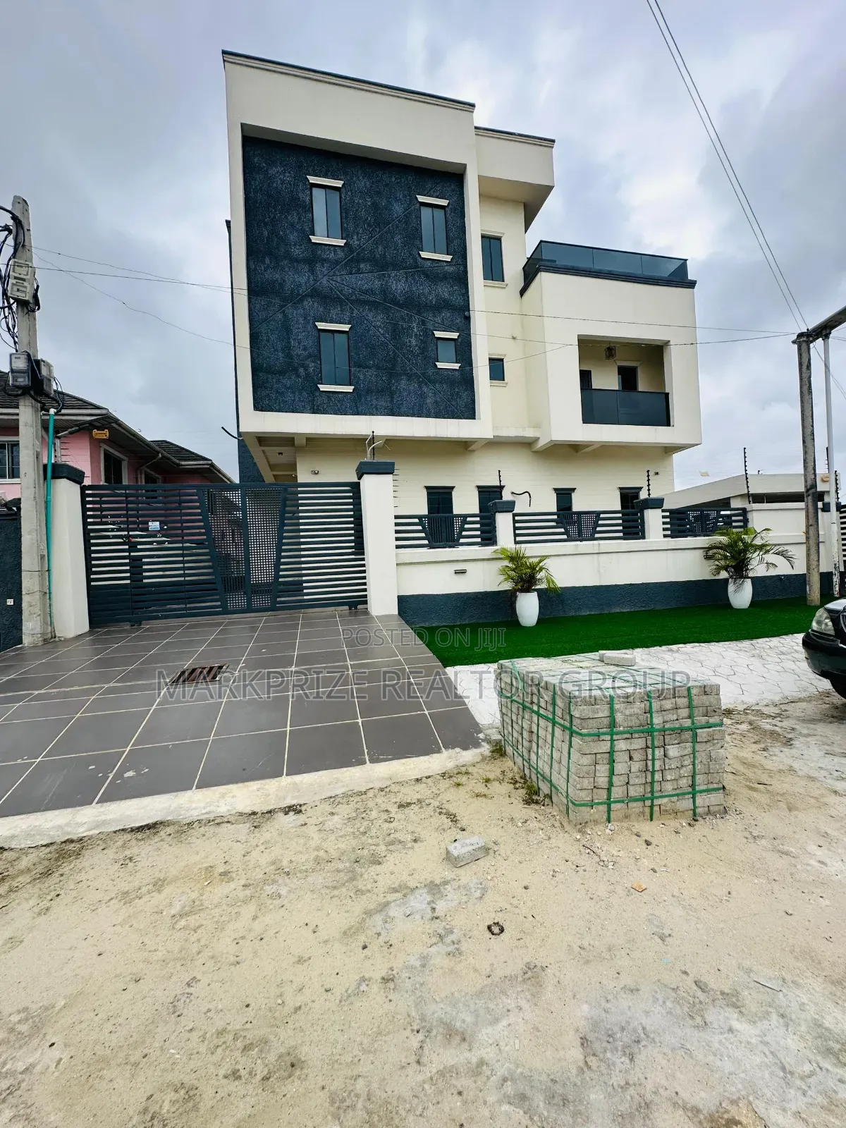 4bdrm Duplex in Amuwo Odofin for sale