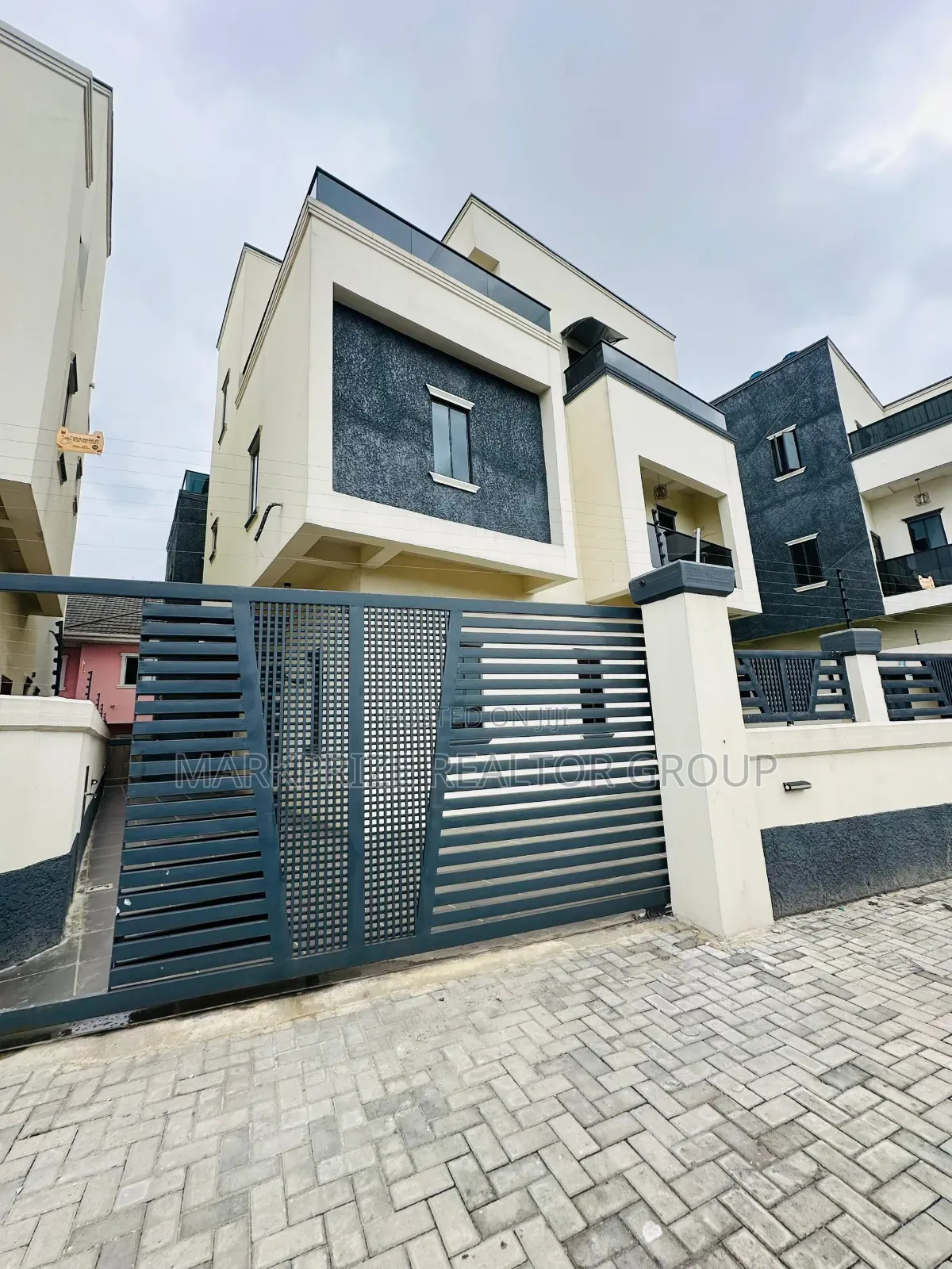 4bdrm Duplex in Amuwo Odofin for sale