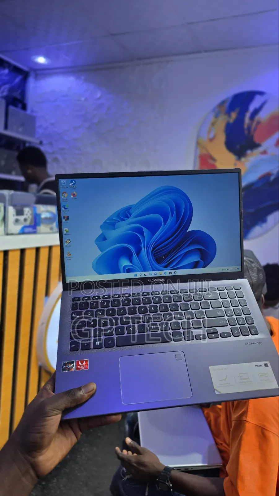 Laptop Asus VivoBook 15 X505BA 8GB AMD Ryzen 3 SSD 256GB