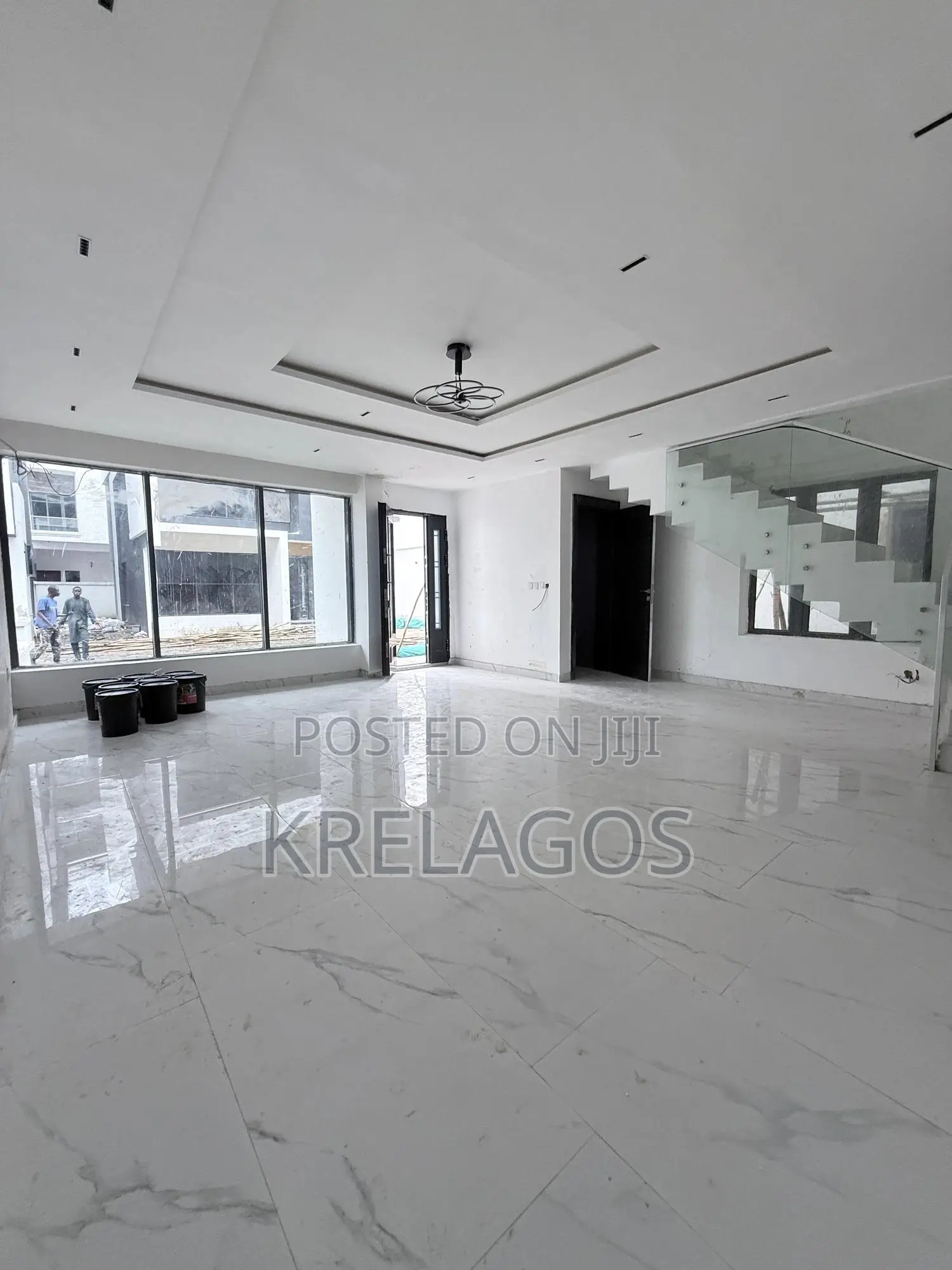 4bdrm Duplex in Chevron for sale