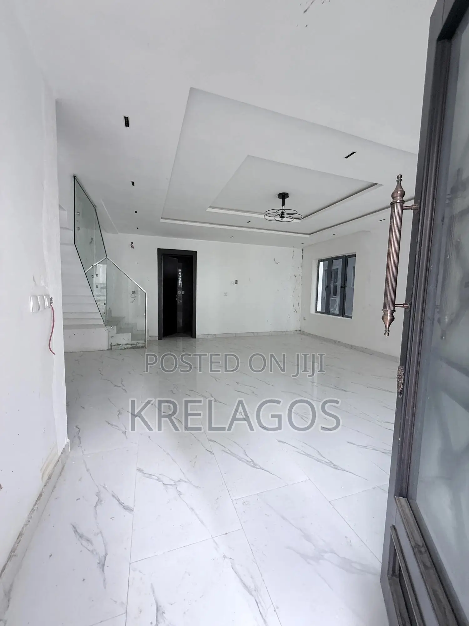 4bdrm Duplex in Chevron for sale