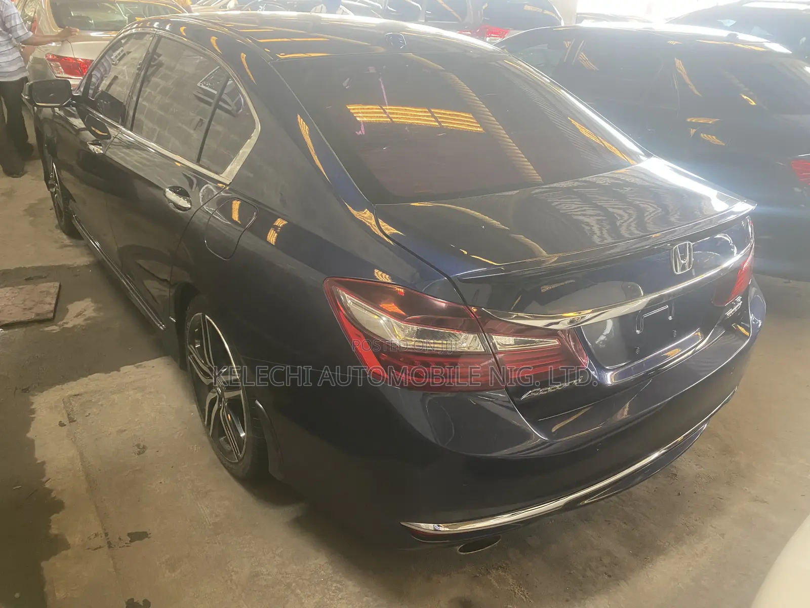 Honda Accord Touring 4dr Sedan FWD (3.5L 6cyl 6A) 2016 Blue