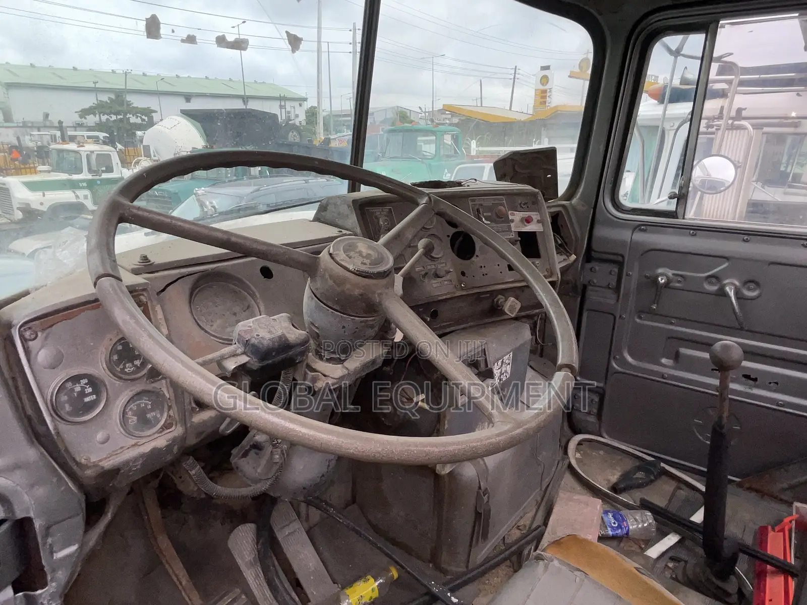 Mack Tow Truck