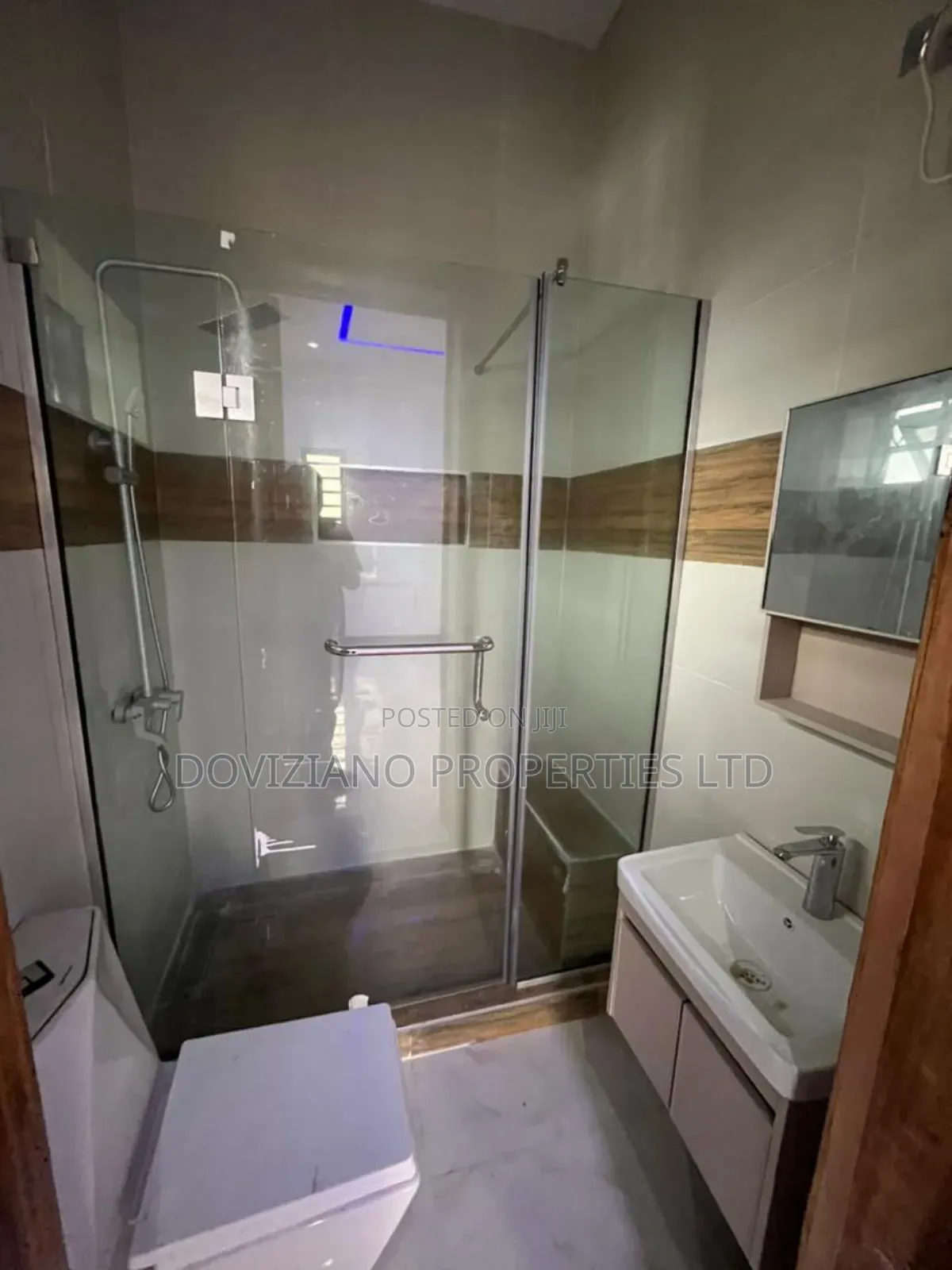 2bdrm Apartment in Agungi for sale