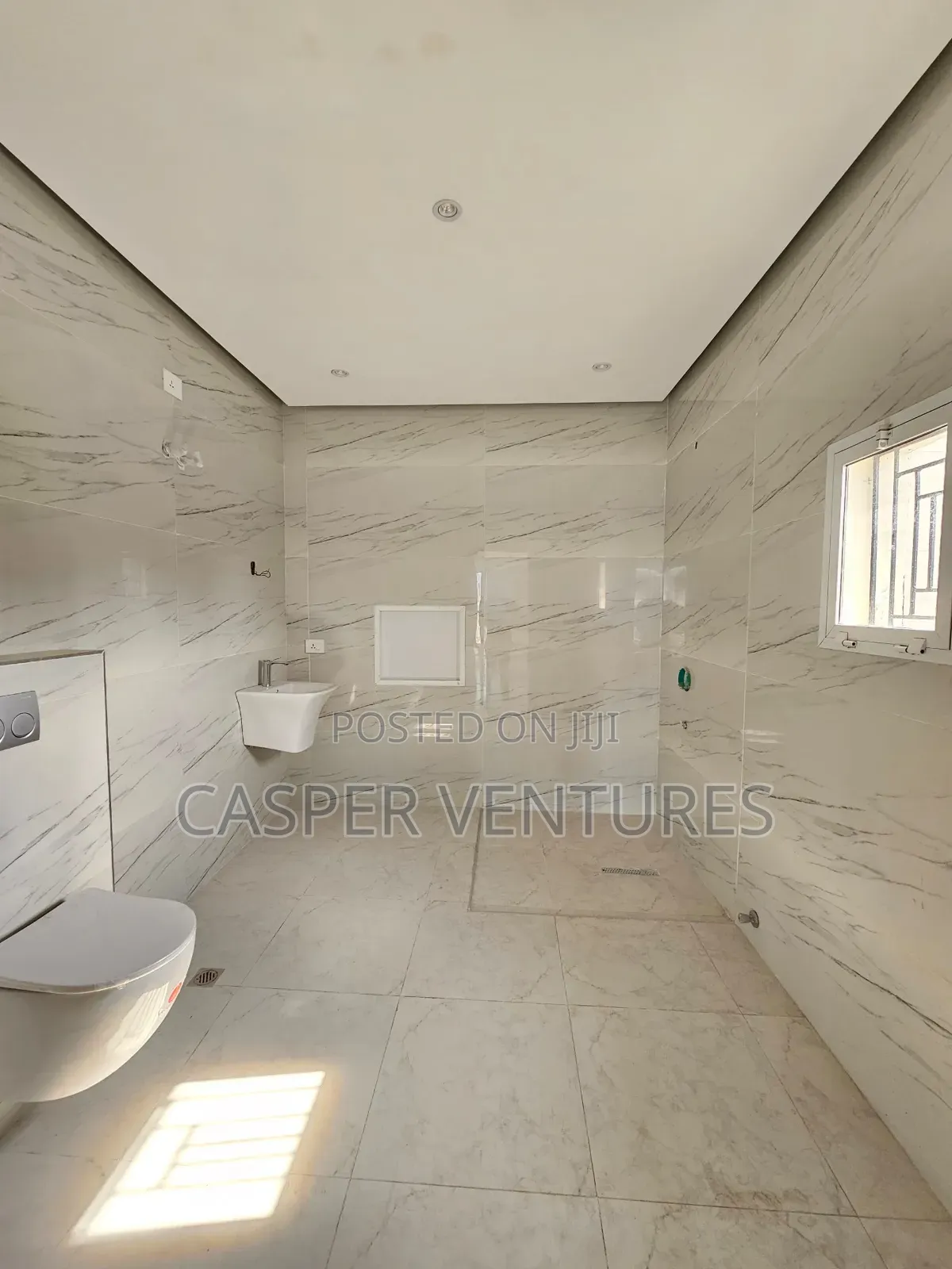 4bdrm Penthouse in Oniru Vi, Victoria Island for sale