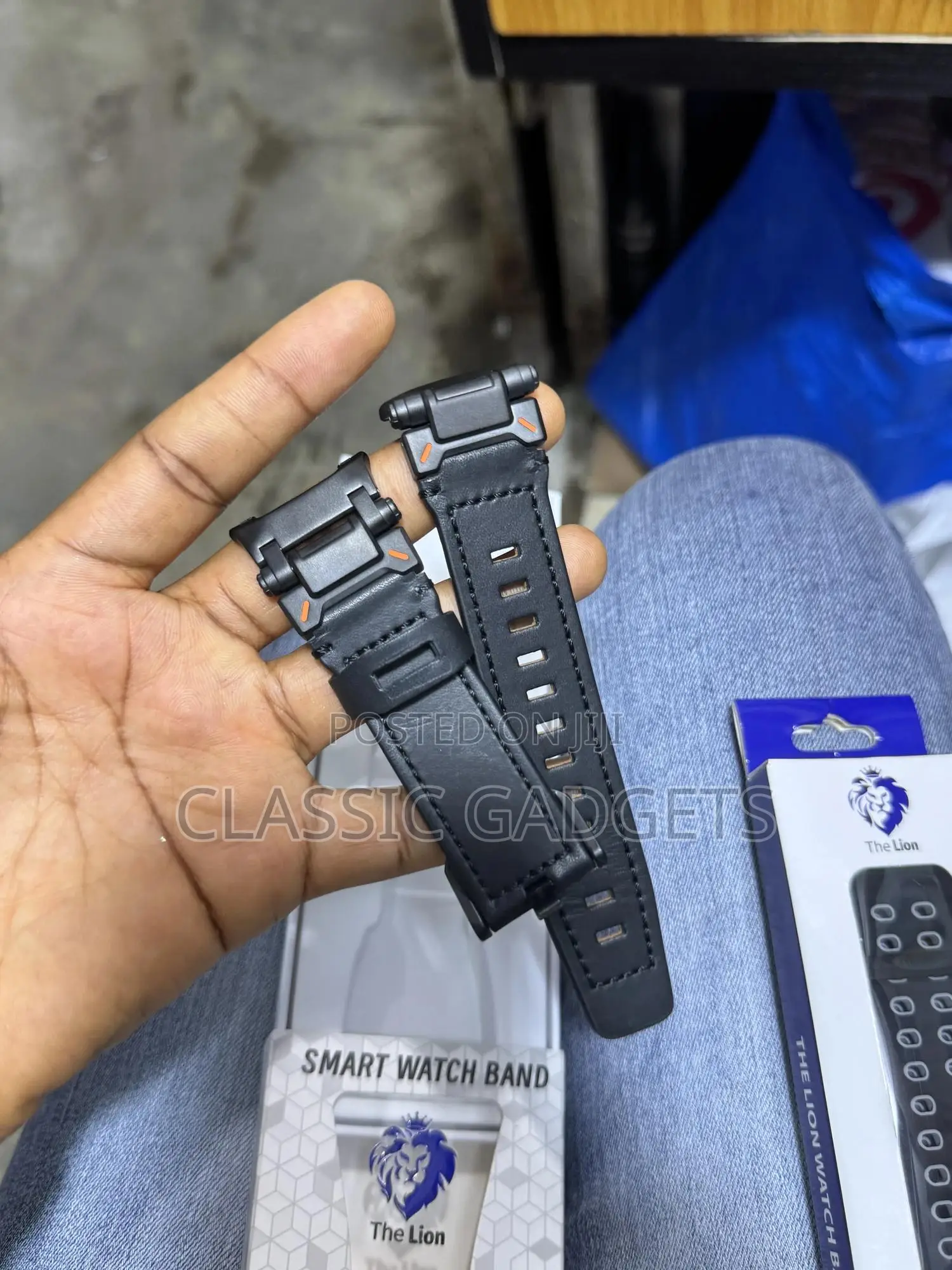 Genuine Leather and Rubber Strap for Galaxy Watch 8 / Watch 8 Classic