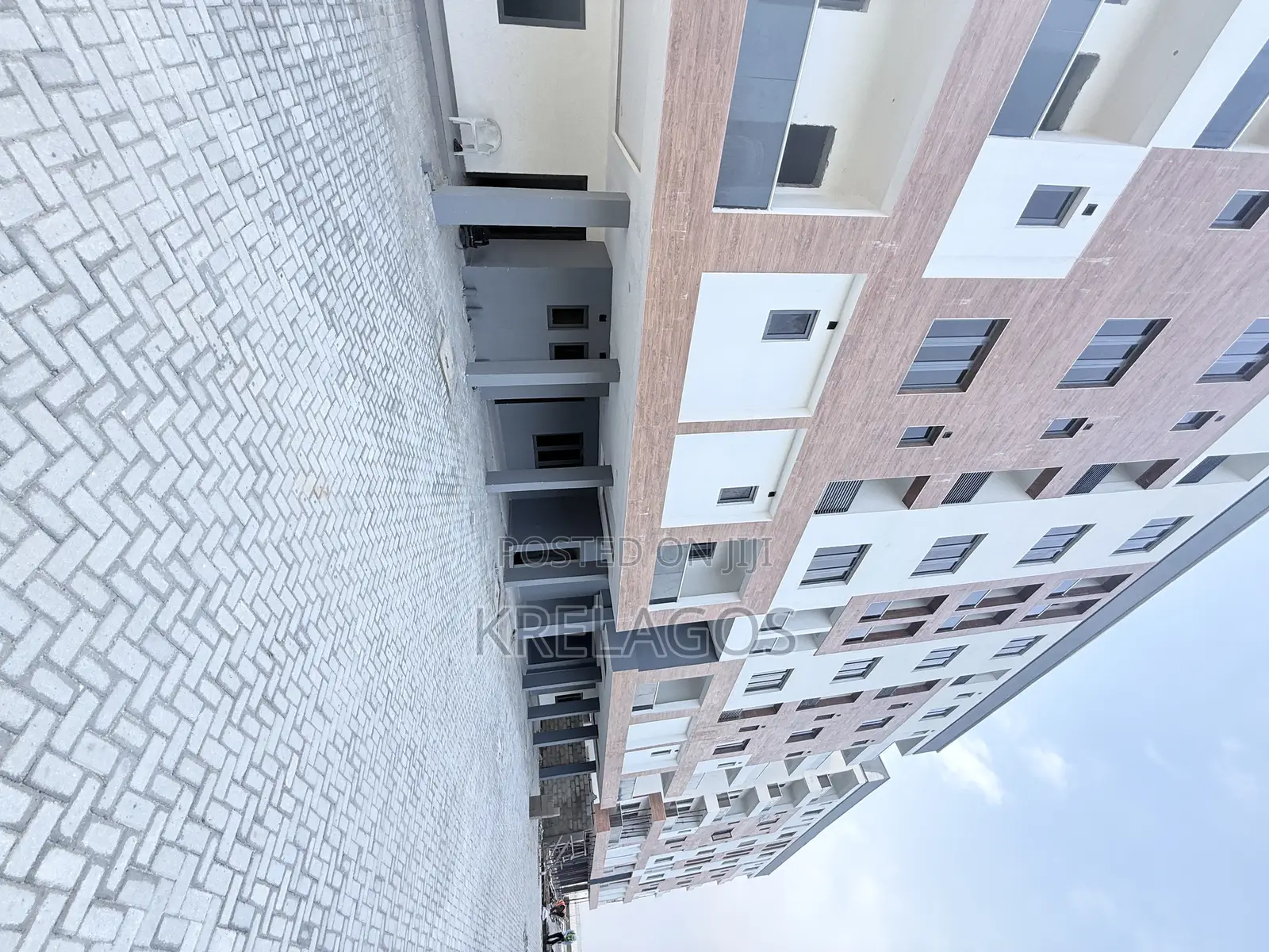 5bdrm Apartment in Osborne Foreshore Estate for sale