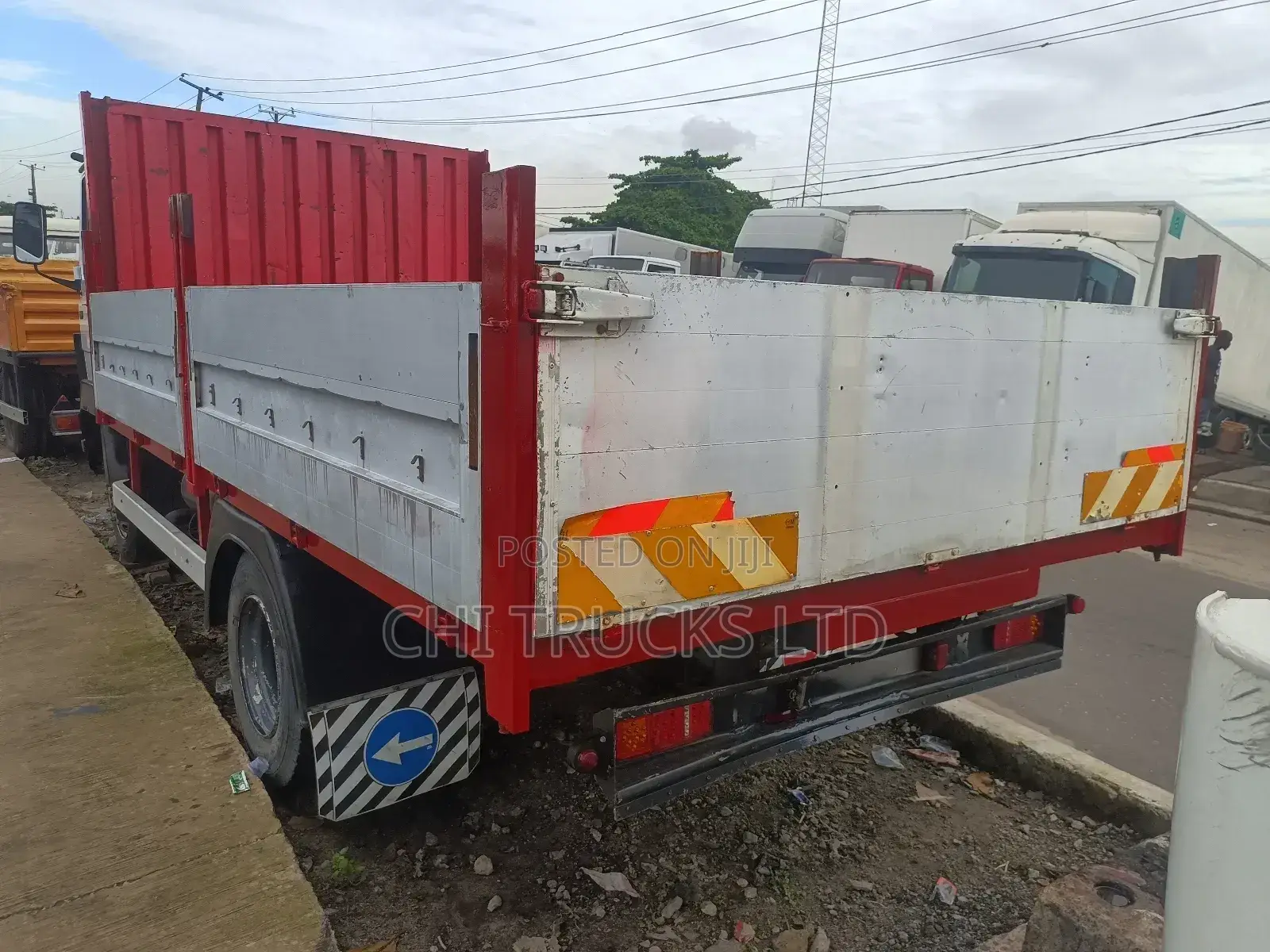 Mercedes Benz 814 Truck 17ft Length
