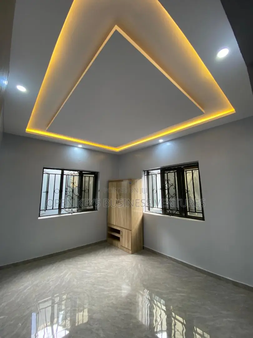 3bdrm Bungalow in Ateere, Kasunmu Road, Akala Express for sale