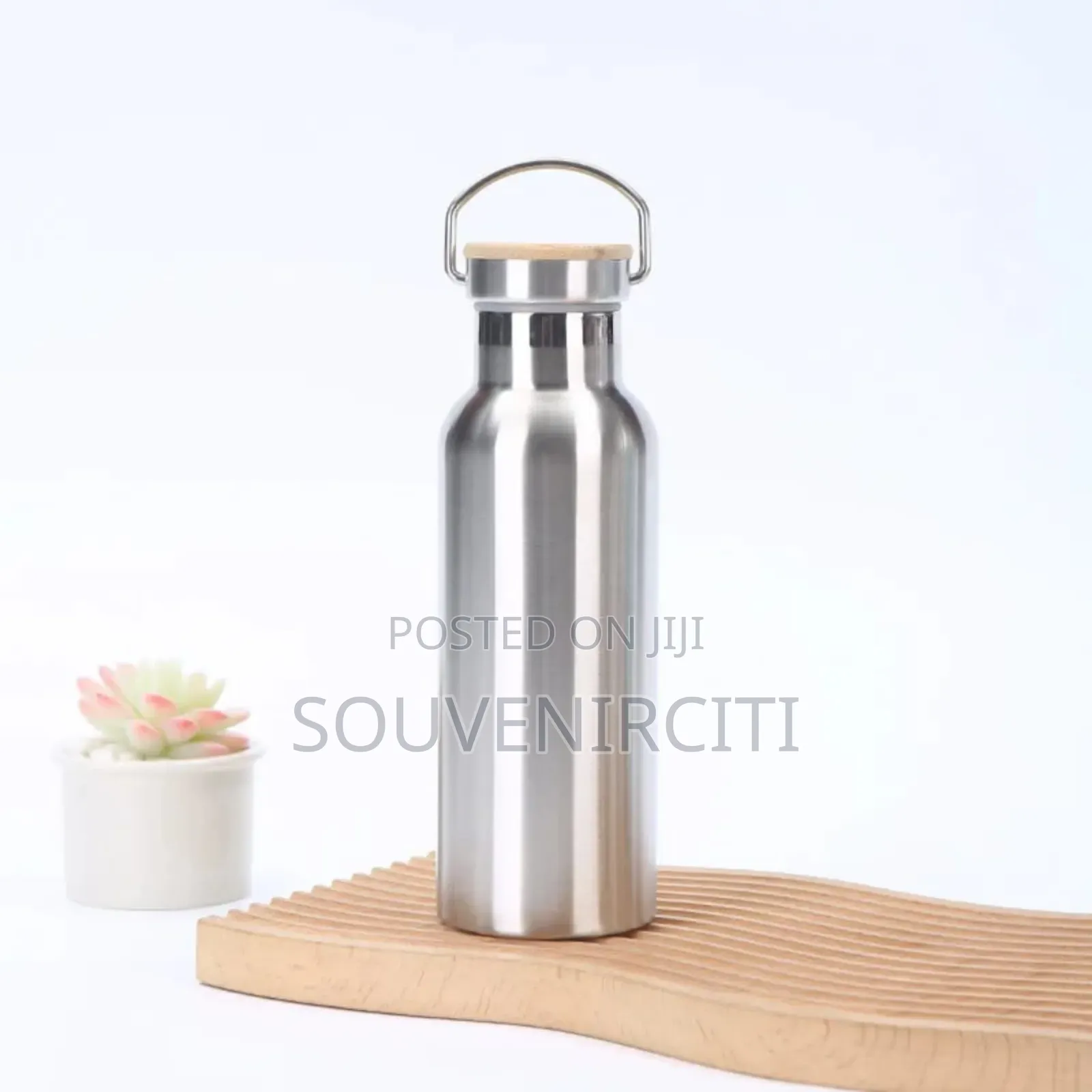 Stainless Steel Vacuum Water Bottle With Handle and Bamboo Leak Proof