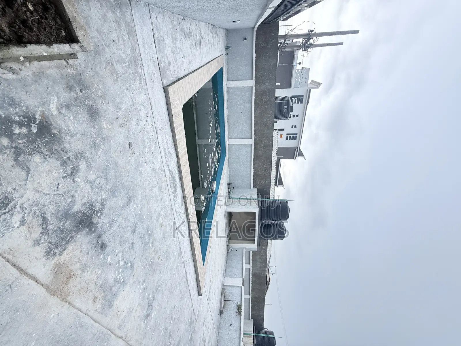 5bdrm Duplex in Osapa london for sale