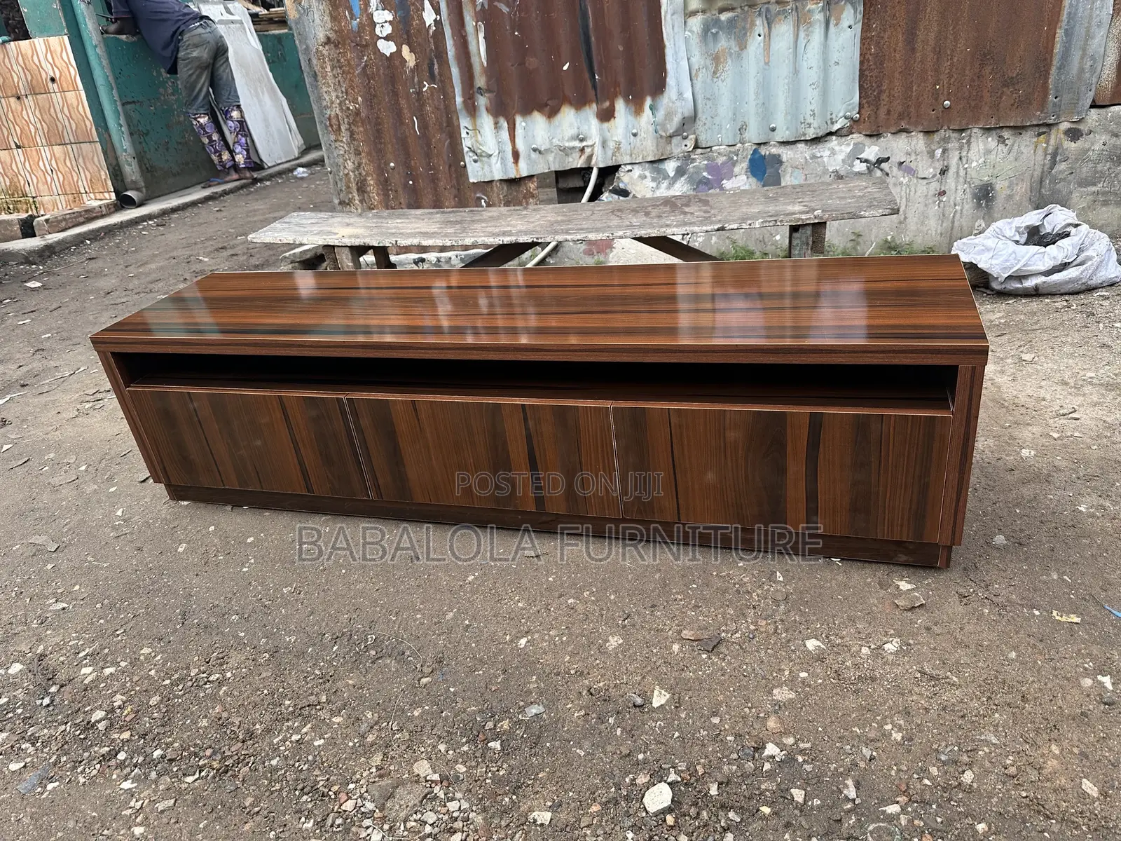 5 Feet Tv Shelf