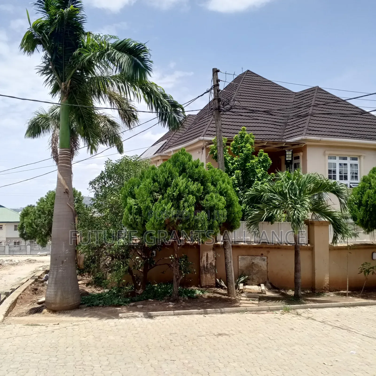 3bdrm Block of Flats in Dawaki Behind New for sale