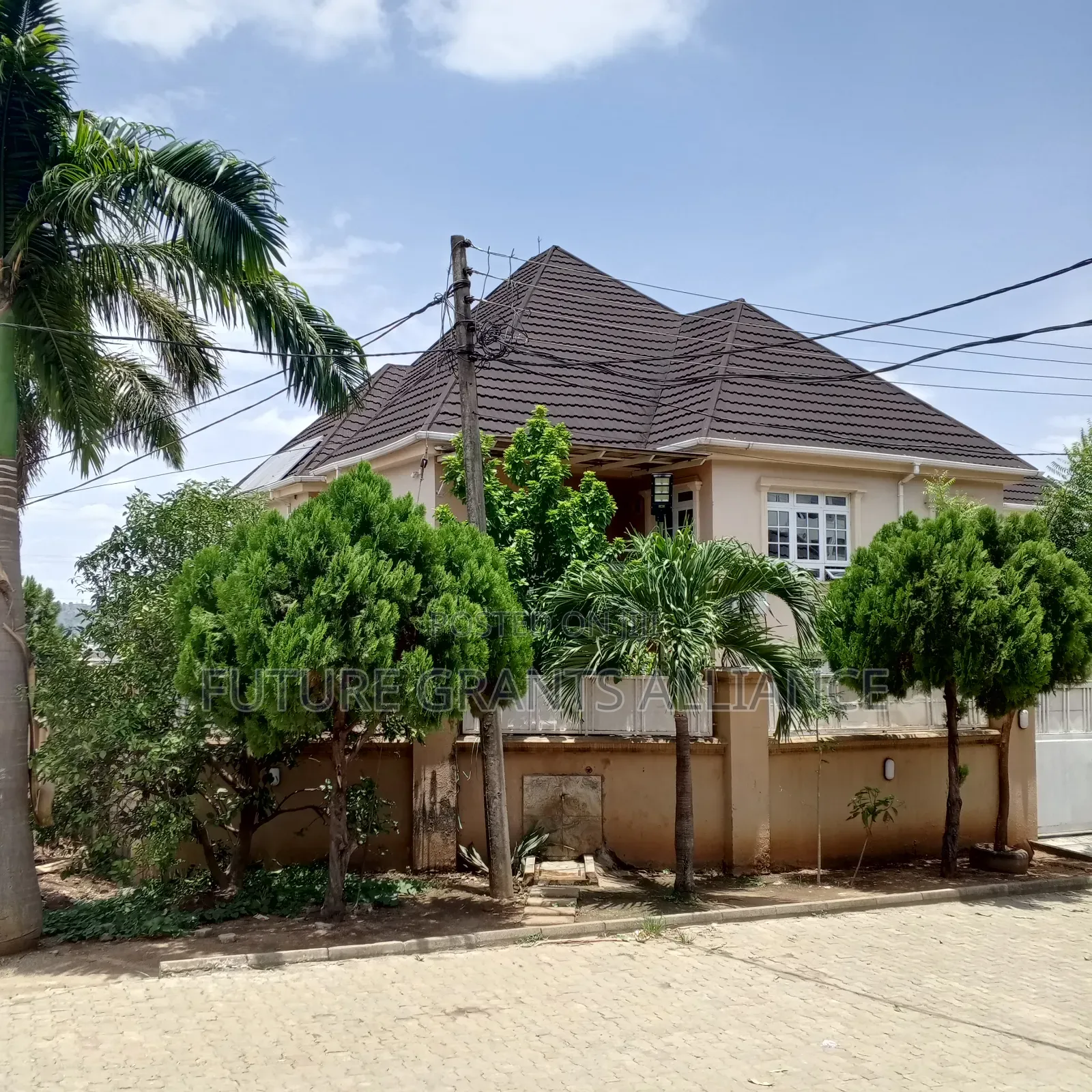 3bdrm Block of Flats in Dawaki Behind New for sale