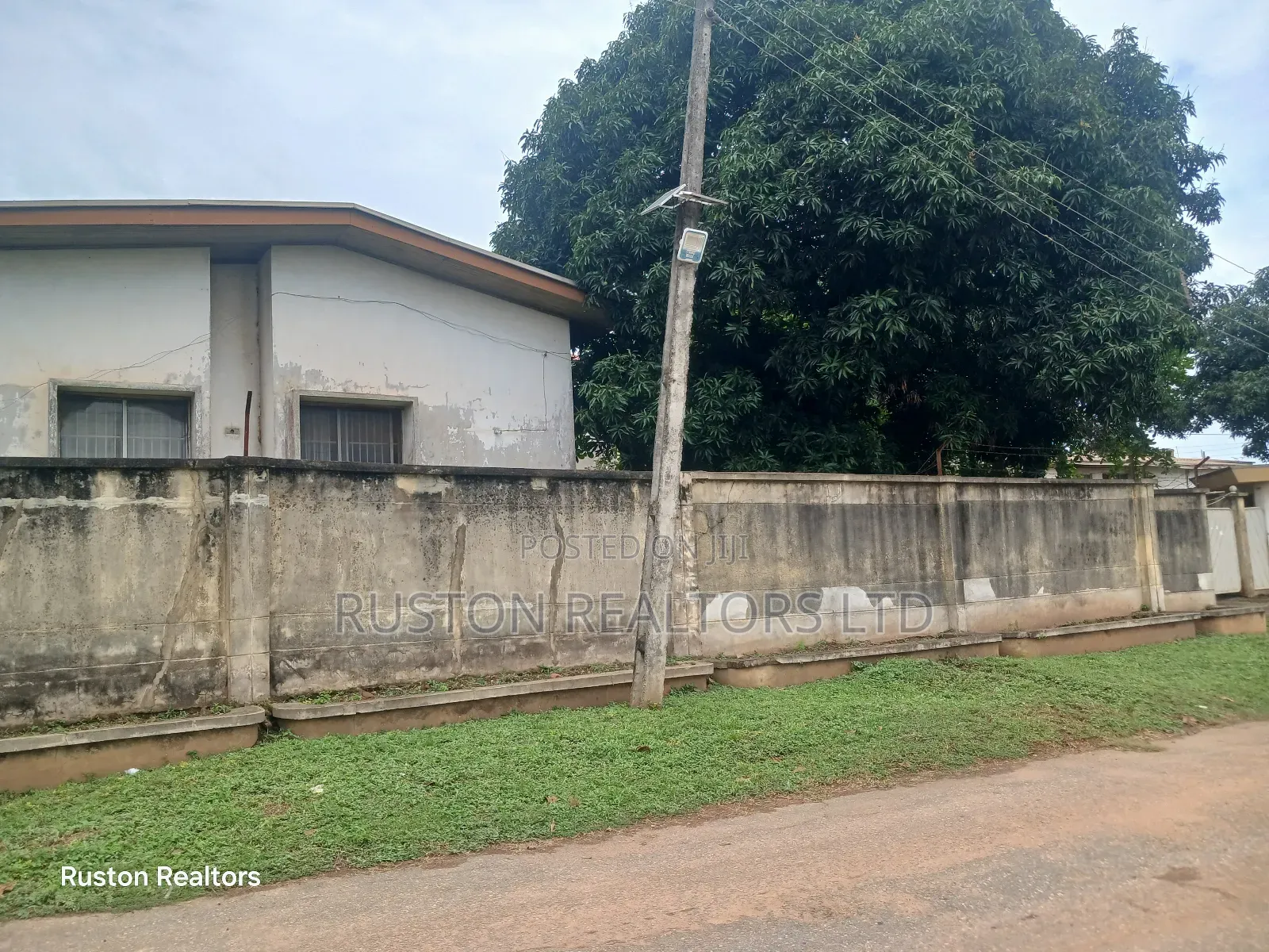 Land Measuring About 1030sm at Jericho Gra