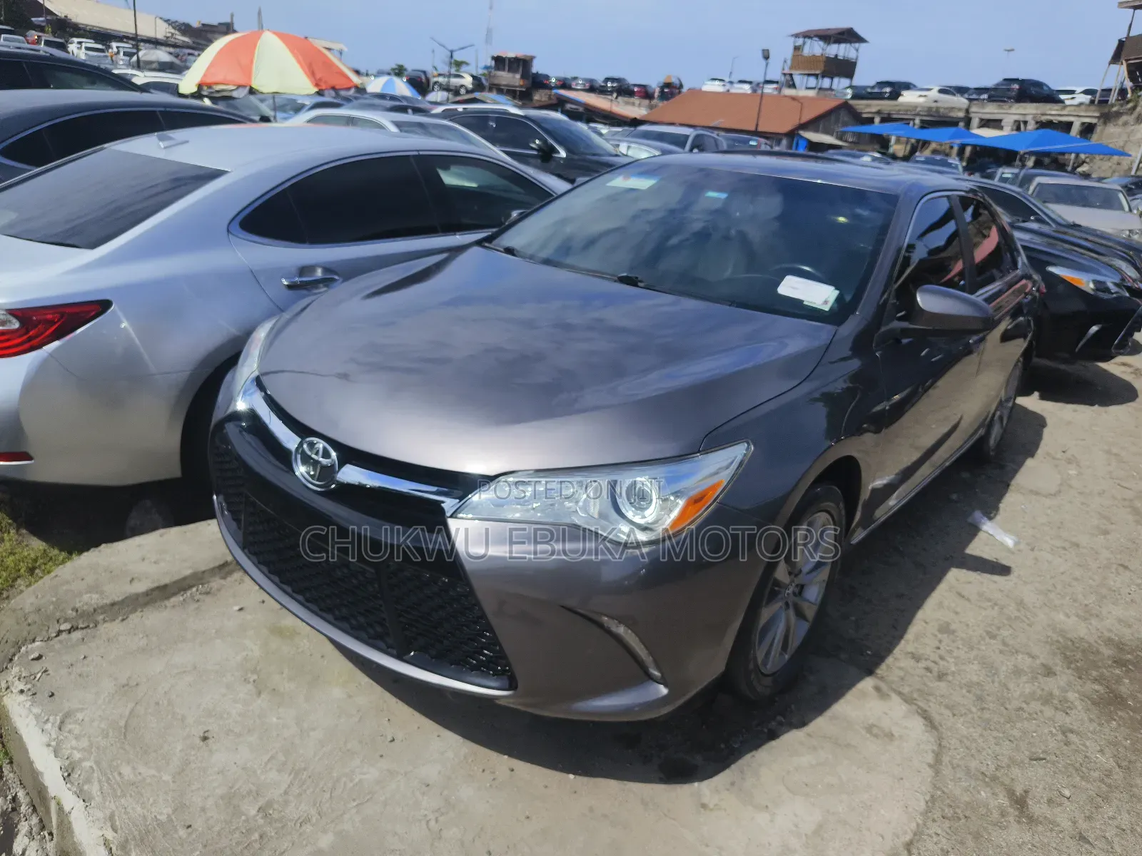 Toyota Camry XLE 4dr Sedan (2.5L 4cyl 6A) 2017 Gray