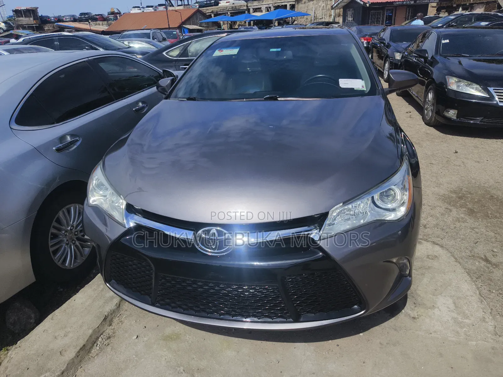 Toyota Camry XLE 4dr Sedan (2.5L 4cyl 6A) 2017 Gray