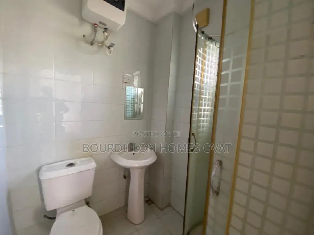 3bdrm Apartment in Victoria Island for sale