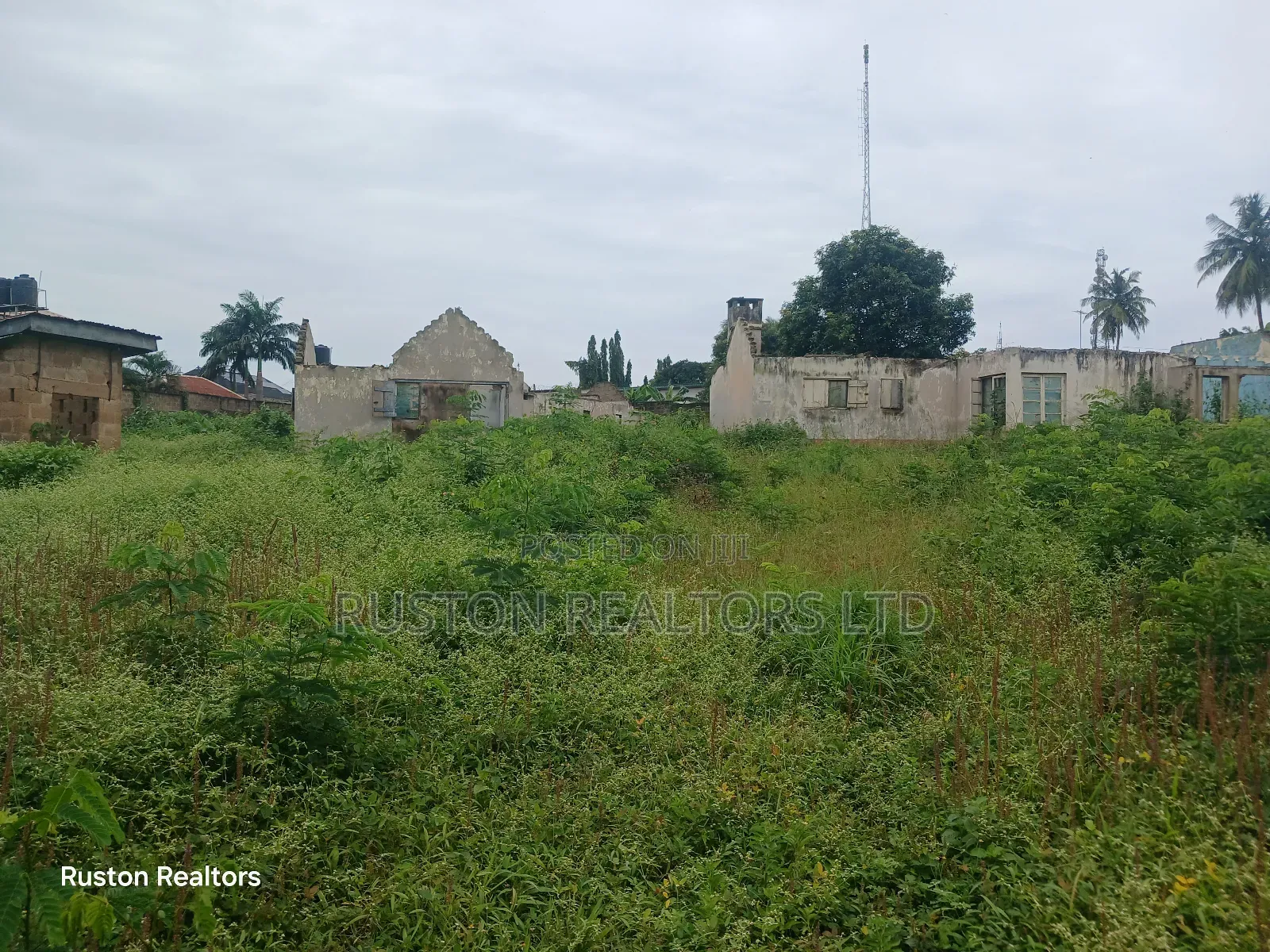 1700sm Land at Agodi Gra