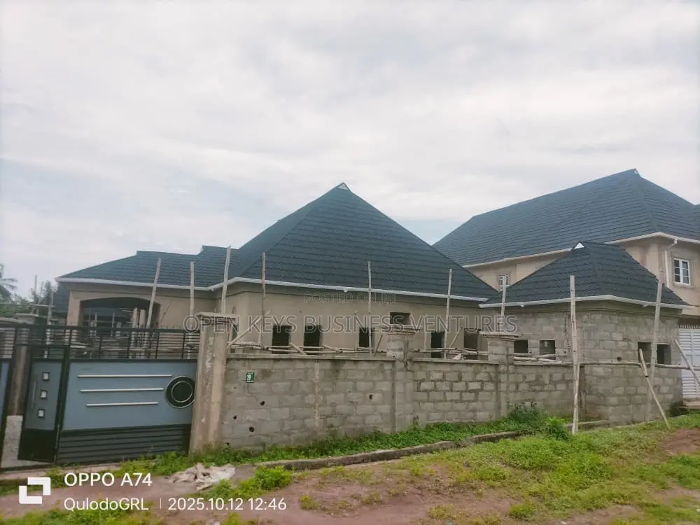 3bdrm Bungalow in Nihort, Idishin for sale