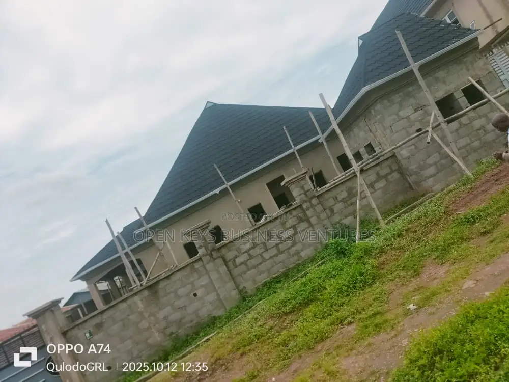 3bdrm Bungalow in Nihort, Idishin for sale