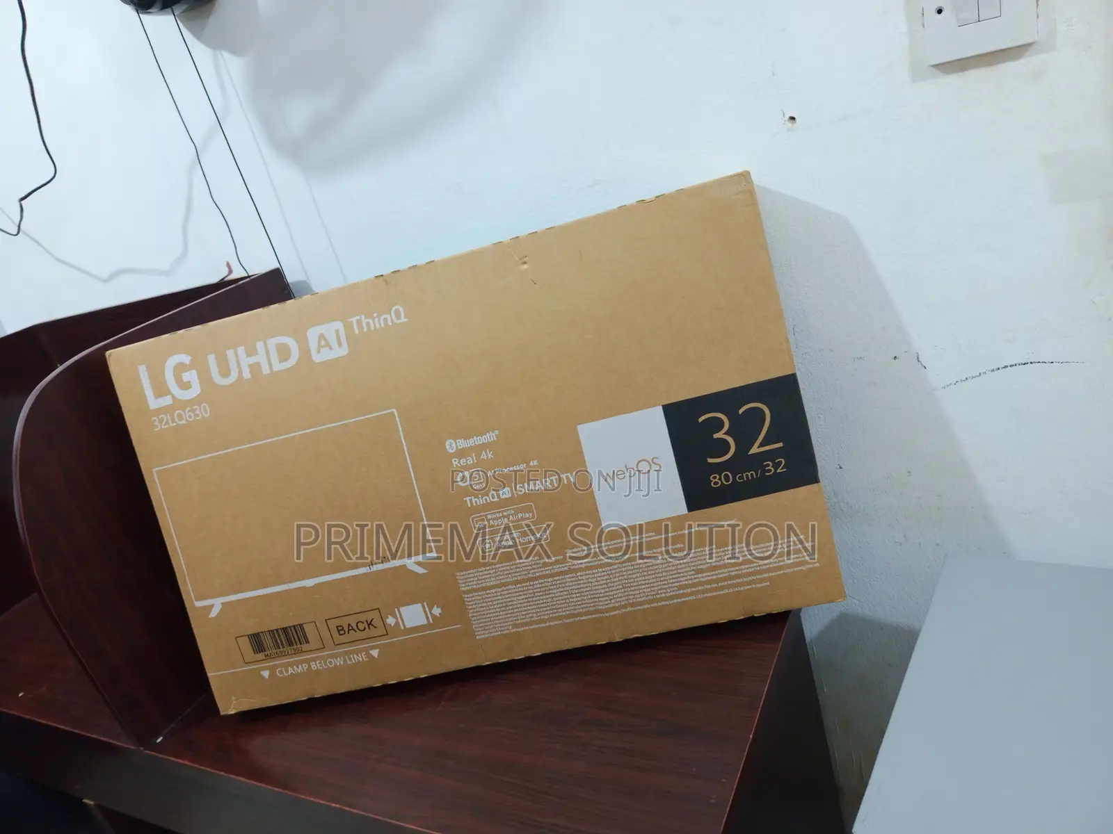 Lg 32" Smart Tv – Your Dorm Room Companion