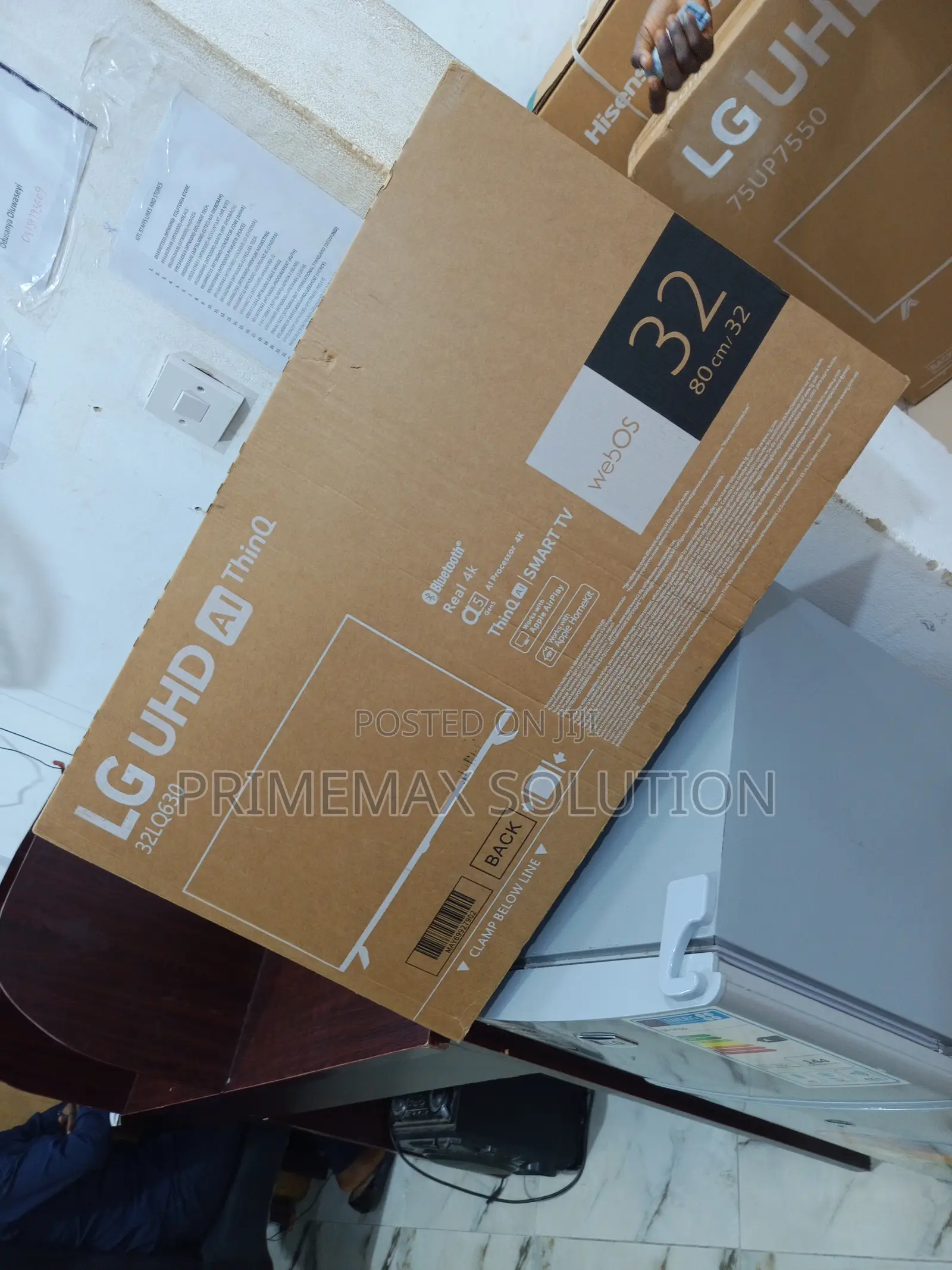 Lg 32" Smart Tv – Your Dorm Room Companion