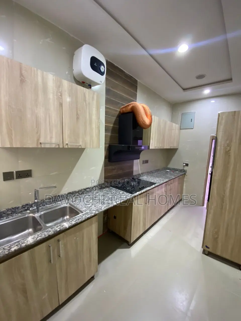 4bdrm Duplex in Orchid, Lekki Phase 2 for rent