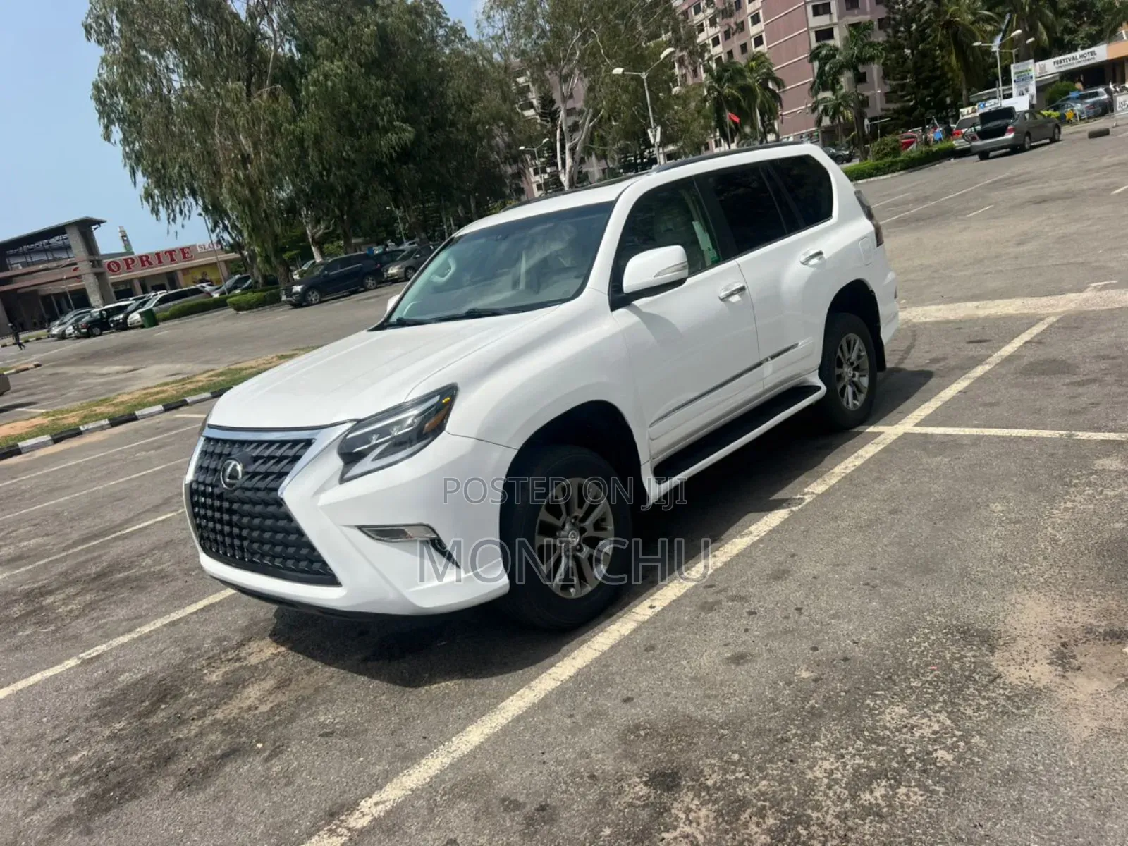 Lexus GX 2019 White