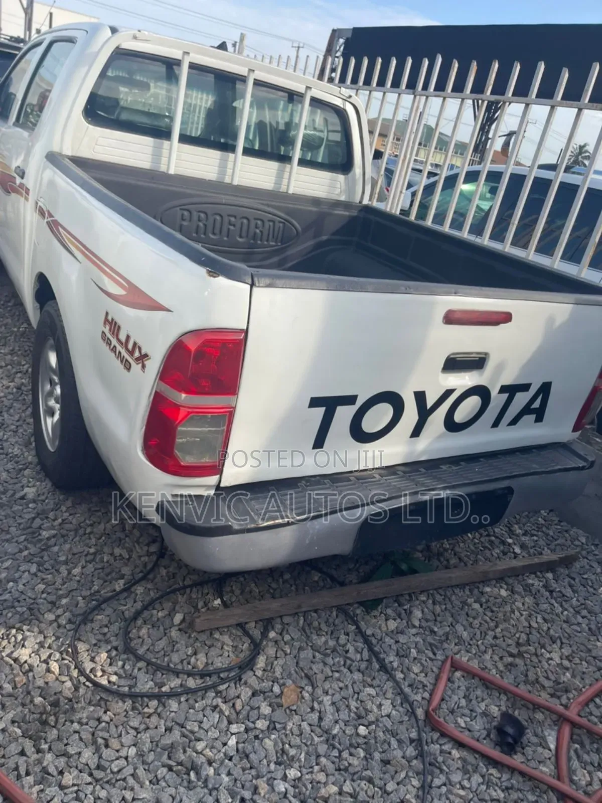 Toyota Hilux 2.0 VVT-i 2009 White