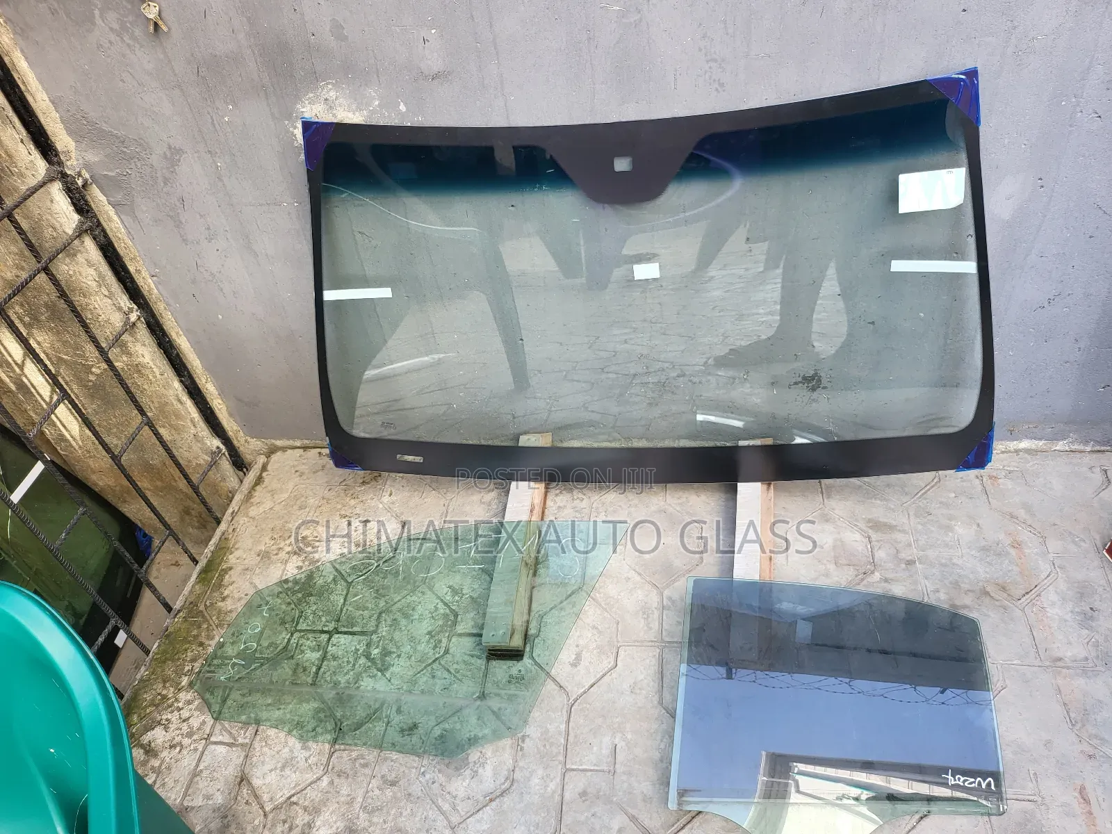 C300 2010 W204 Windscreen Glass Available