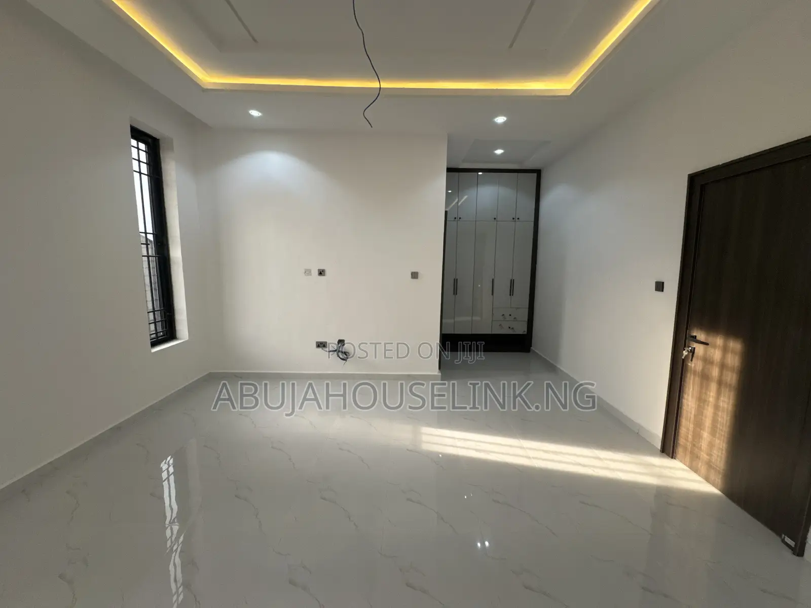 4bdrm Townhouse/Terrace in Apo Resettlement for sale