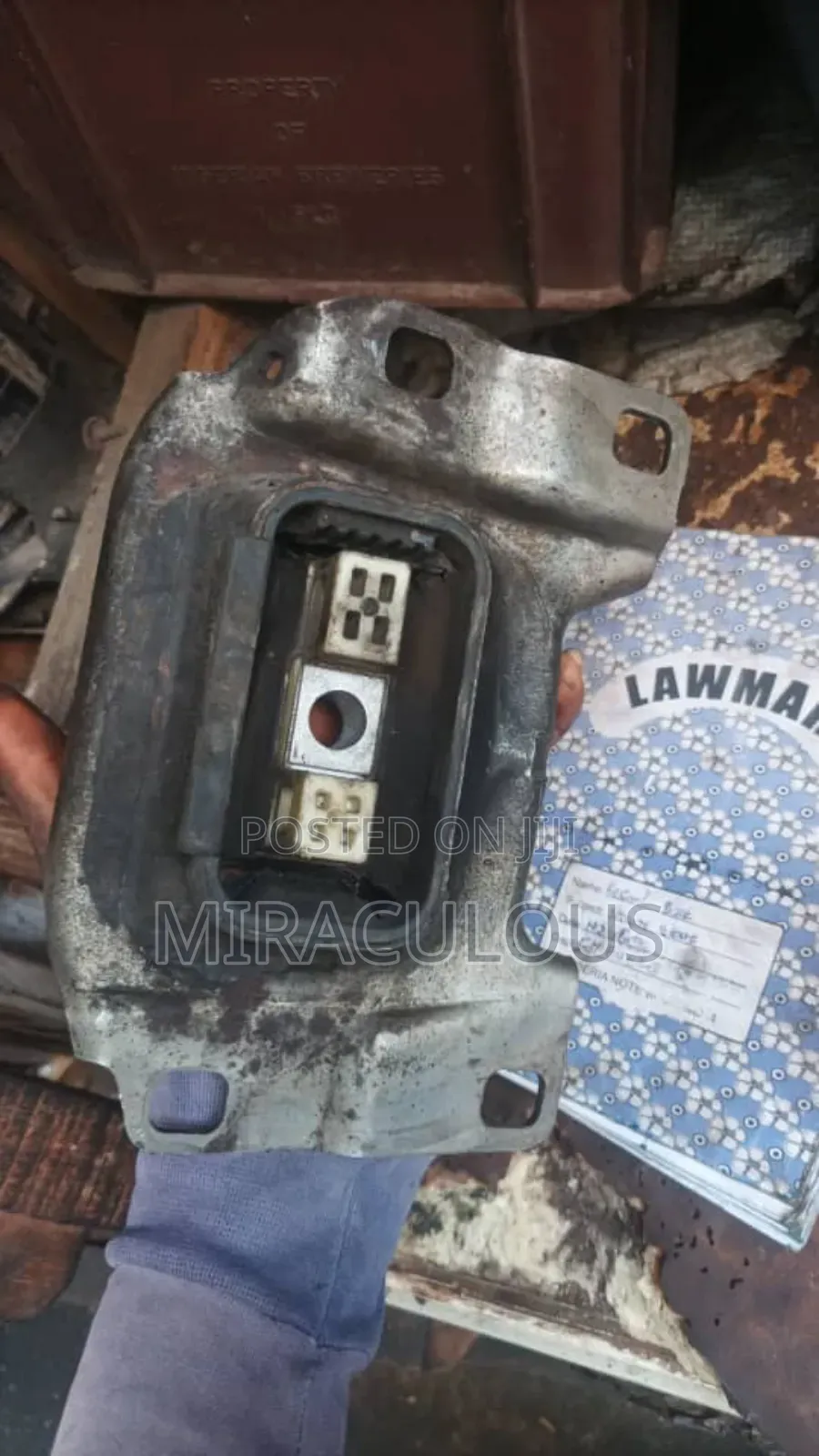 Ford Escape 2013
Engine Seat