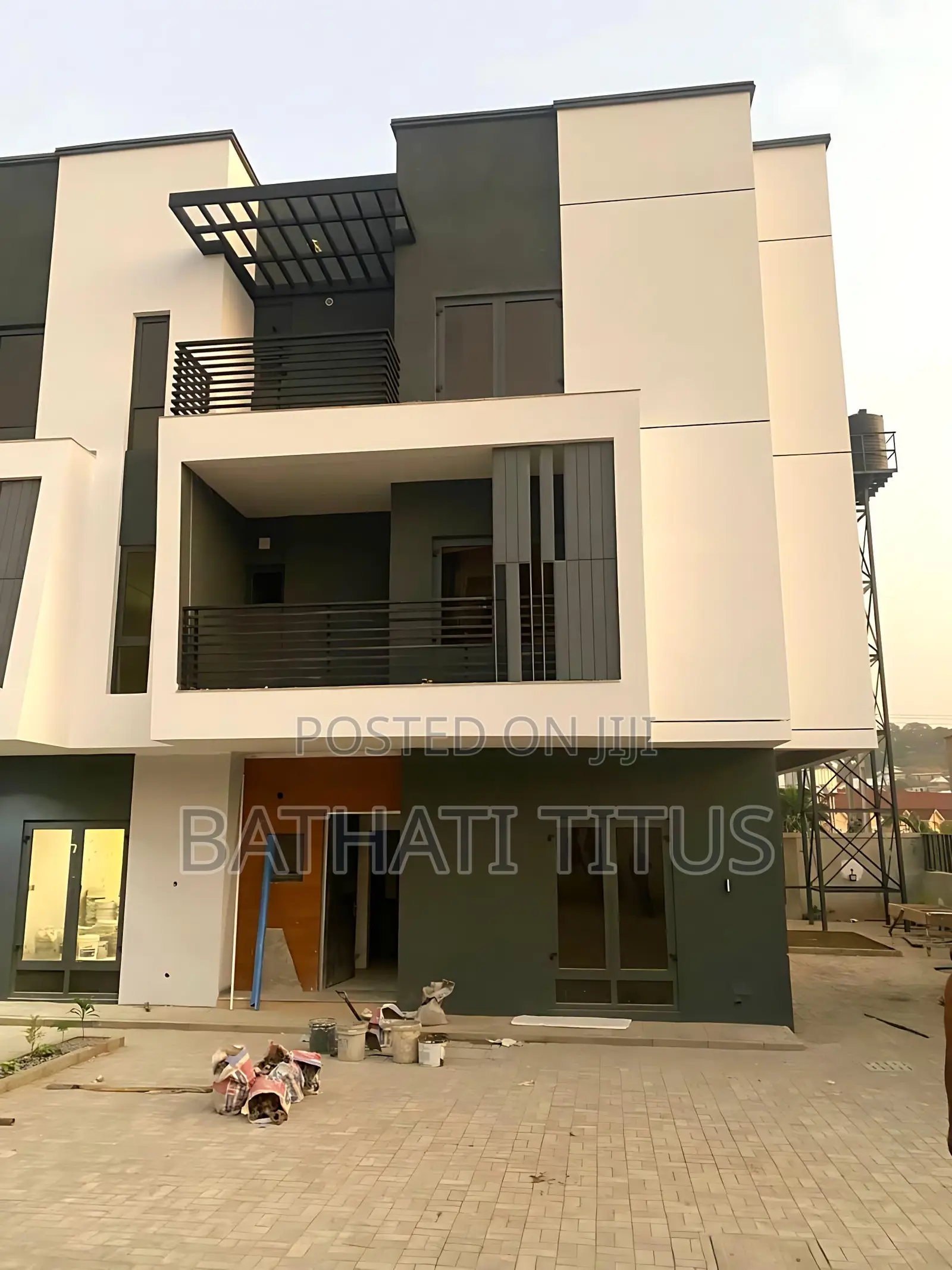 4bdrm Duplex in Tool Box Estate, Life Camp for sale