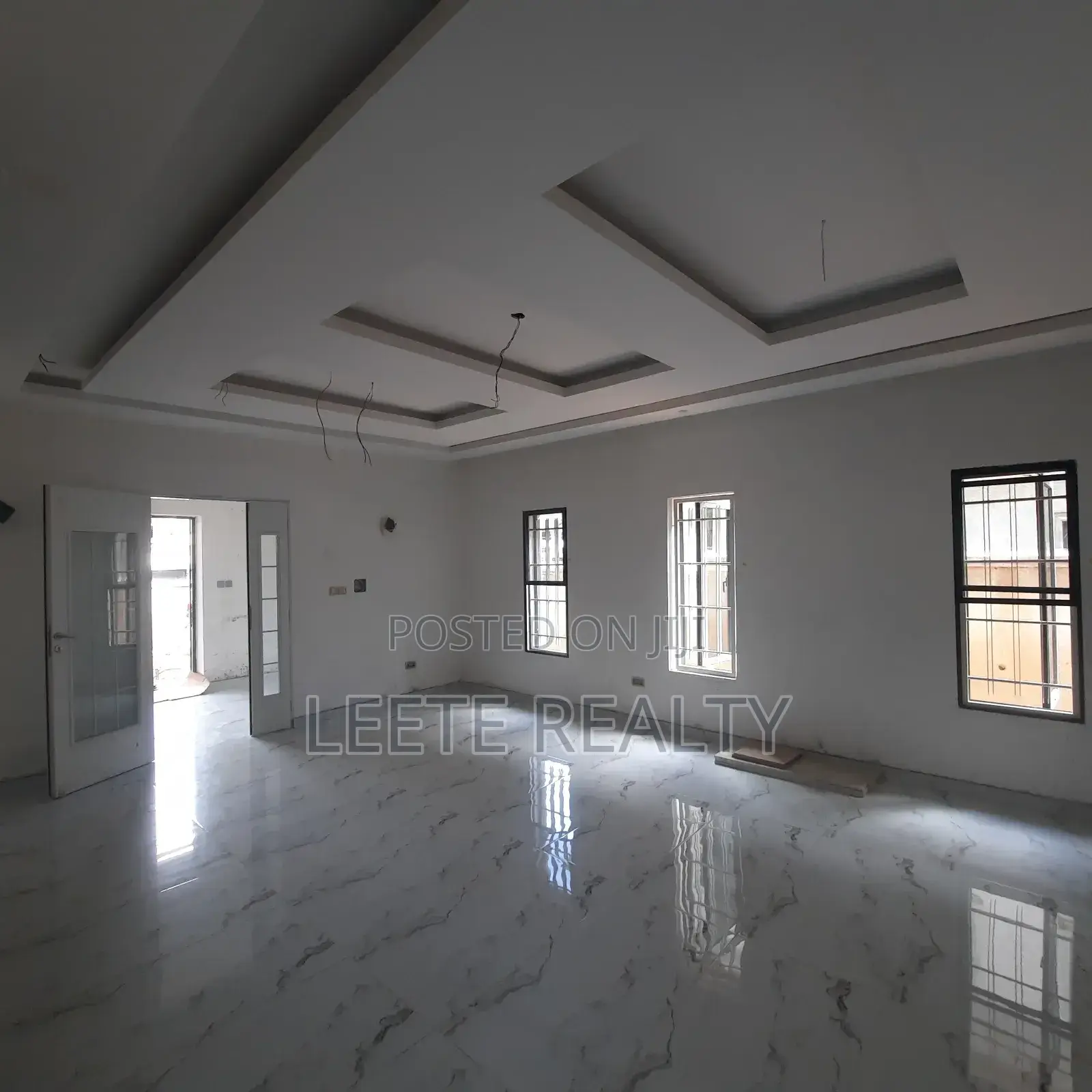 5bdrm Duplex in Apo Resettlement for sale