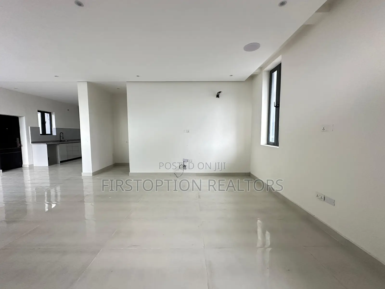 4bdrm Townhouse / Terrace in Chevron for rent