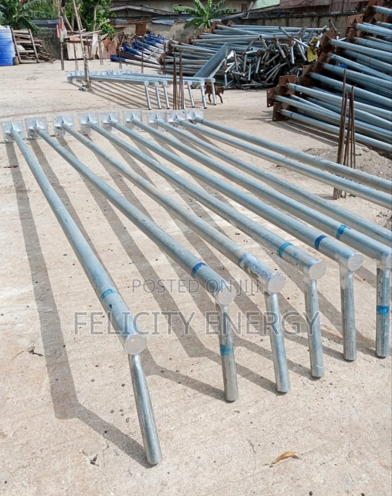 Solar//Electric Pole for Street Lights