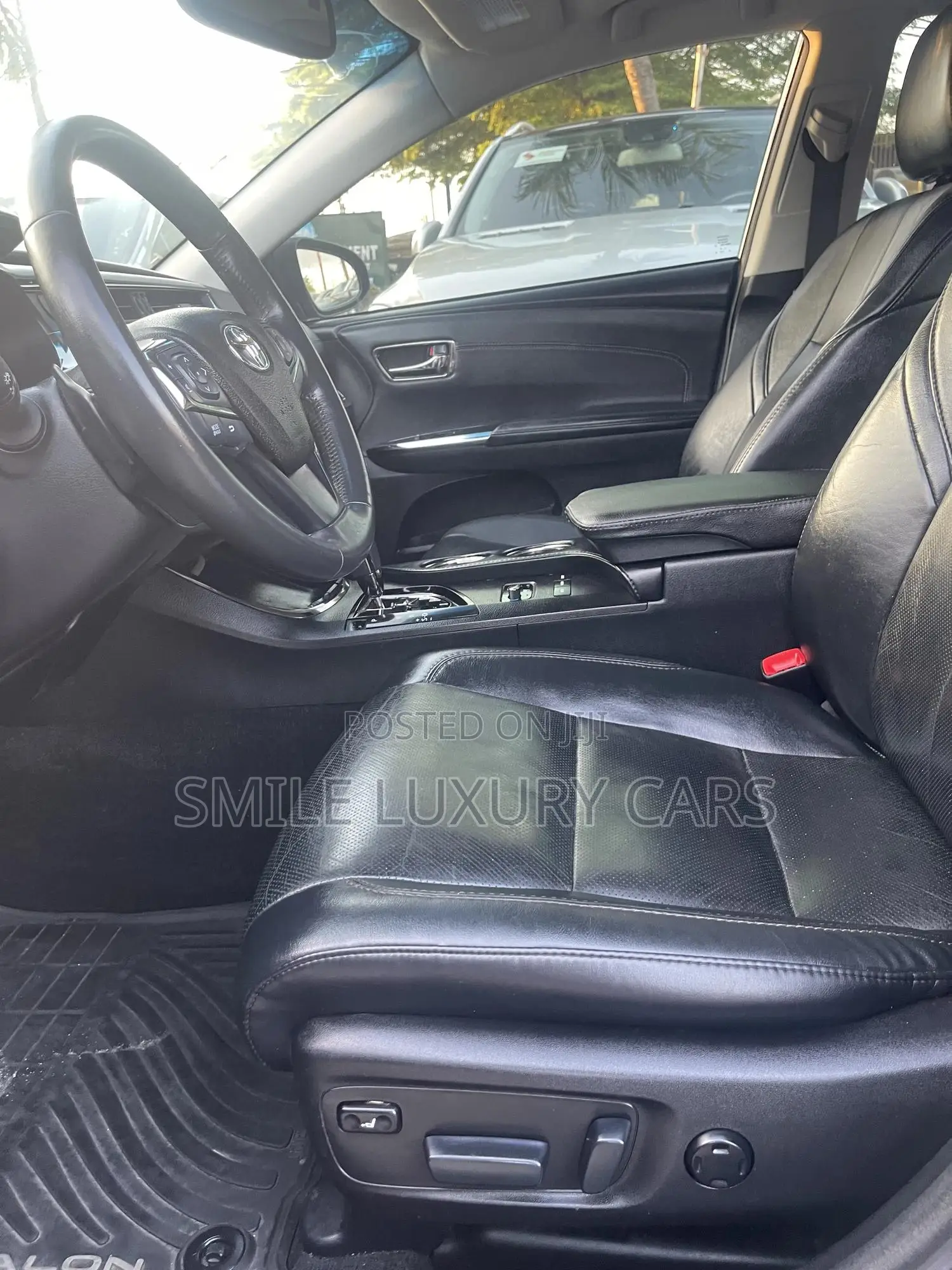 Toyota Avalon Limited Sedan FWD (3.5L 6cyl 6A) 2013 Black