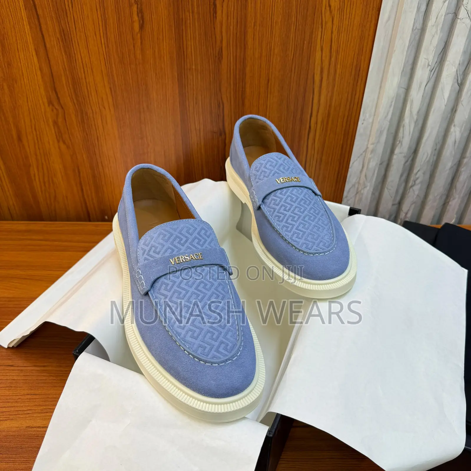 Luxury Versace  Sneakers Available On Blue And Black