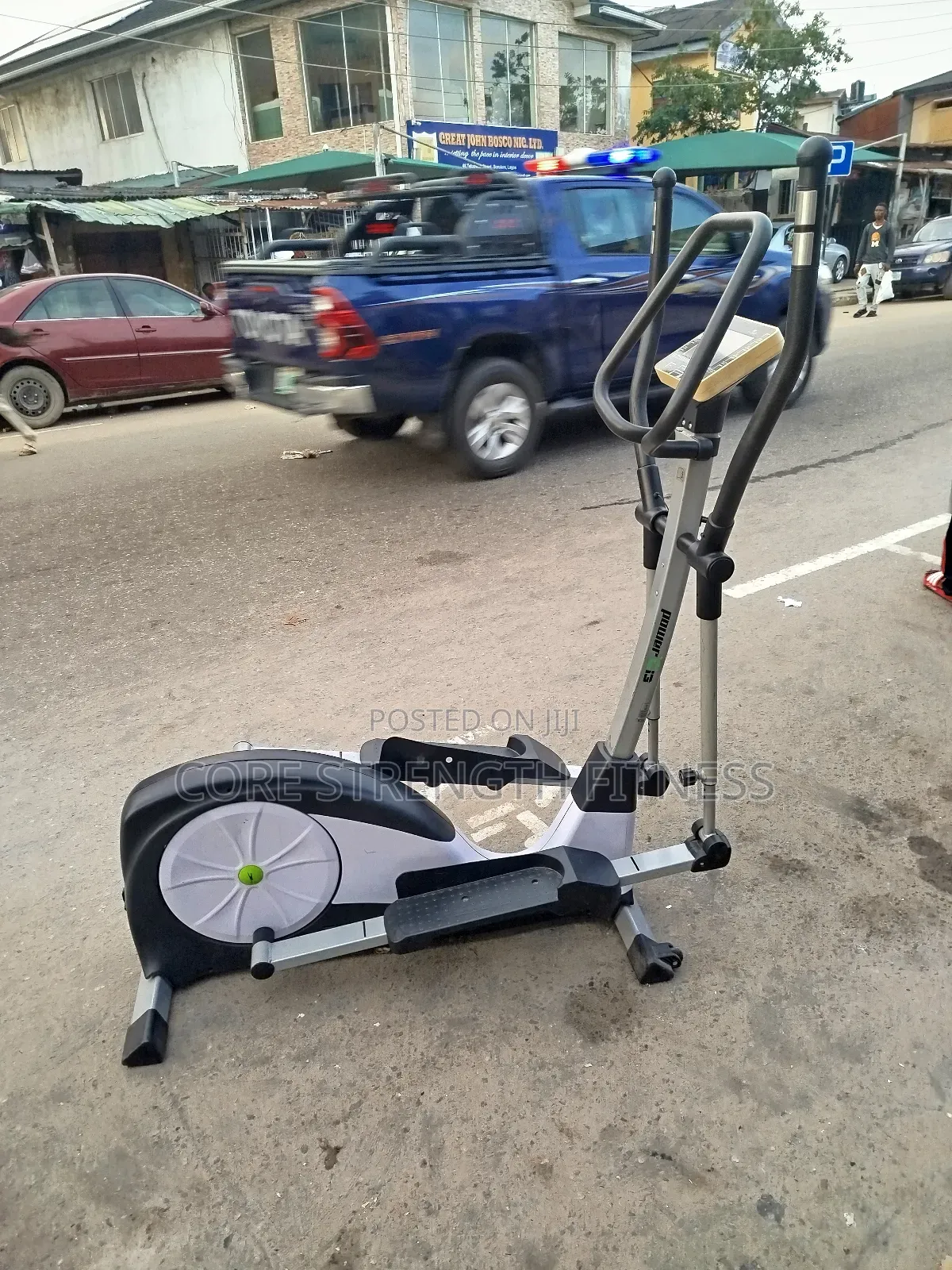 German Fairly Used Semi Commercial Crane Elliptical Cross Trainer .