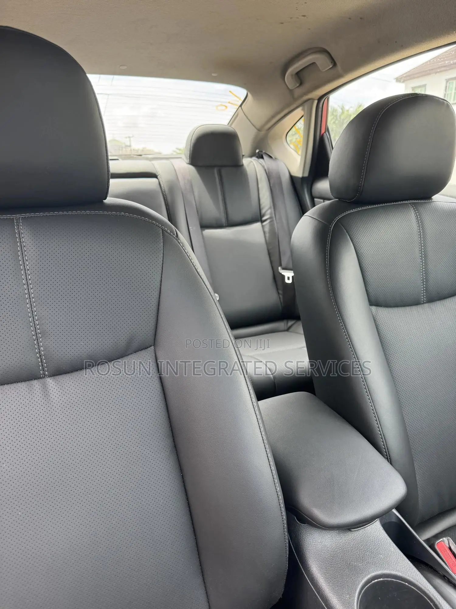 Nissan Sentra SR 4dr Sedan (1.8L 4cyl CVT) 2015 Red