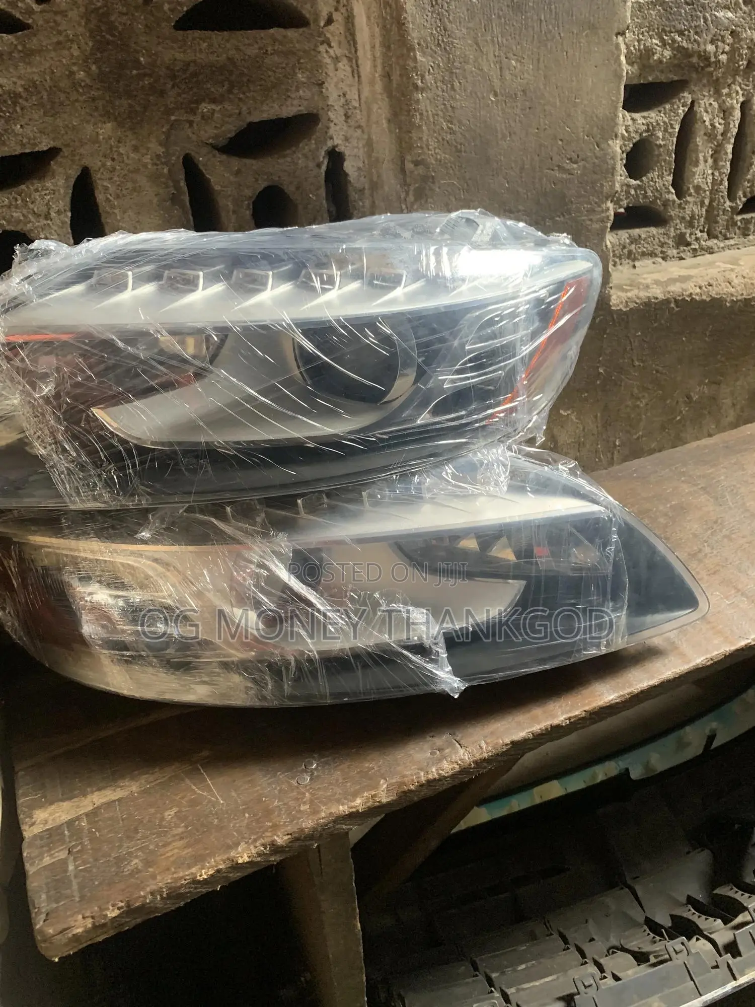 Set of Headlights Audi Q7 2013 2015