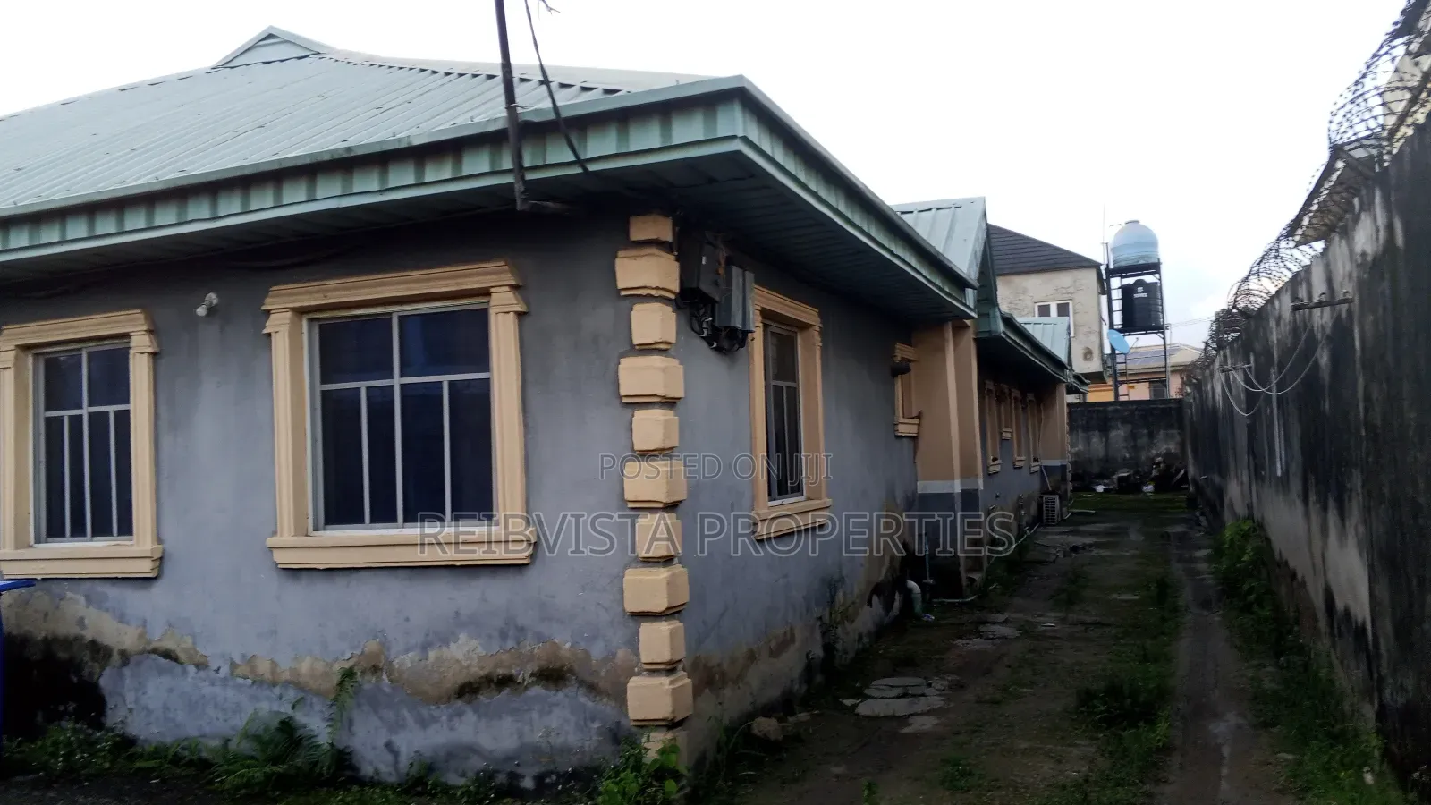 Furnished 8bdrm Bungalow in Irawo, Kosofe / Kosofe for sale