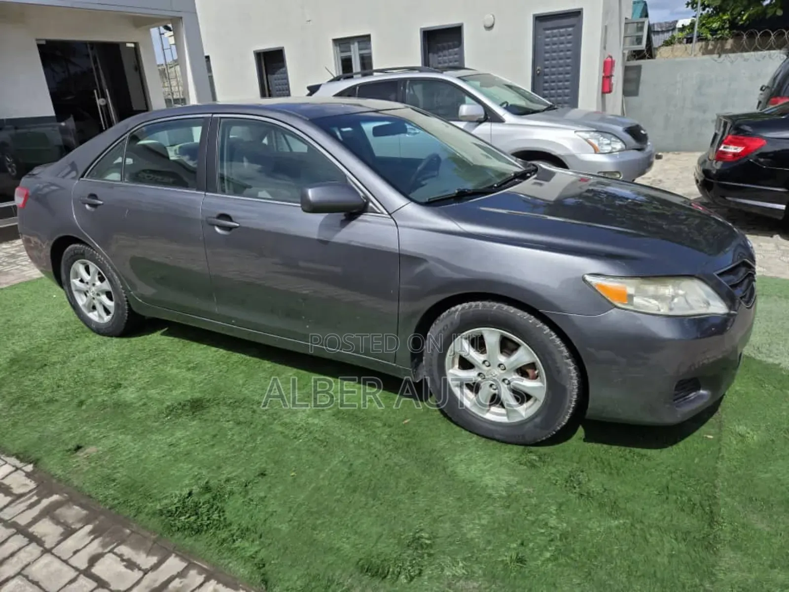 Toyota Camry LE 4dr Sedan (2.5L 4cyl 6A) 2011 Gray