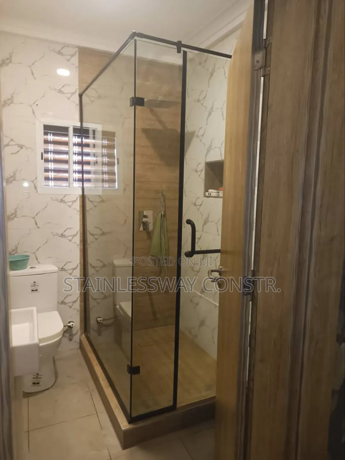 Tinted Glass Shower Cubicle Wt