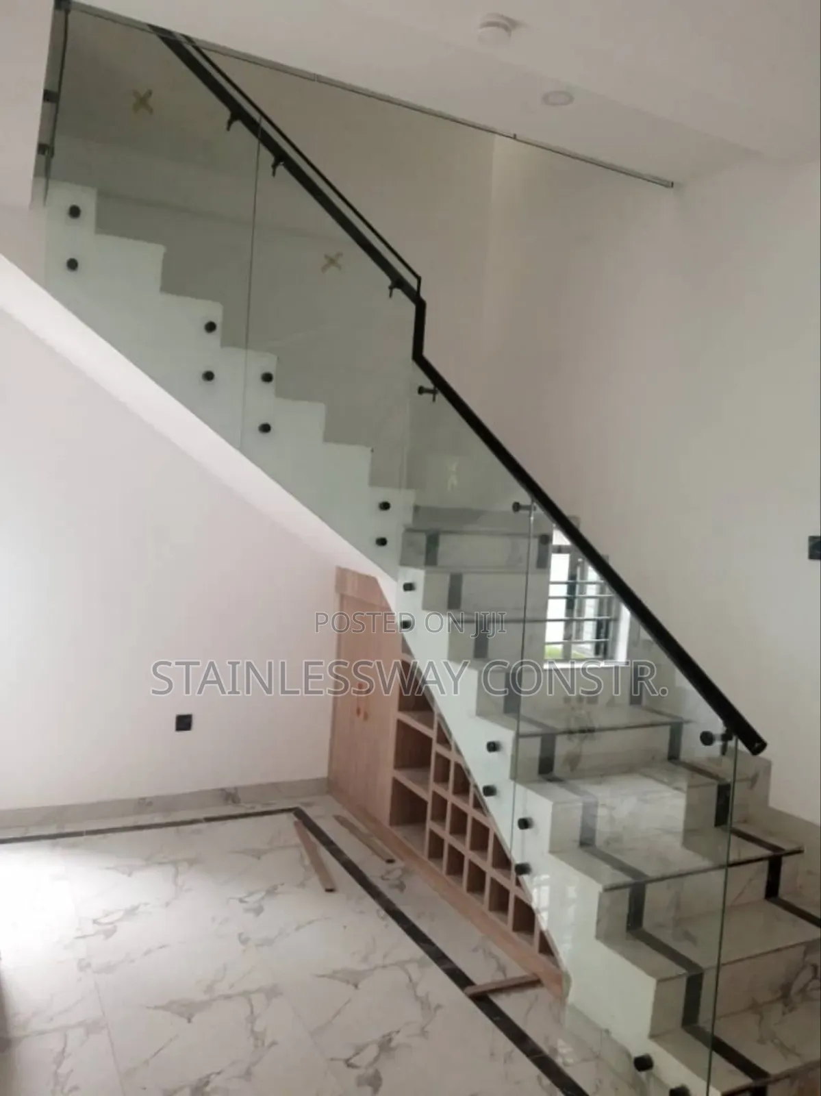 Side Fitting Tampered Glass Railing With Black Accessories